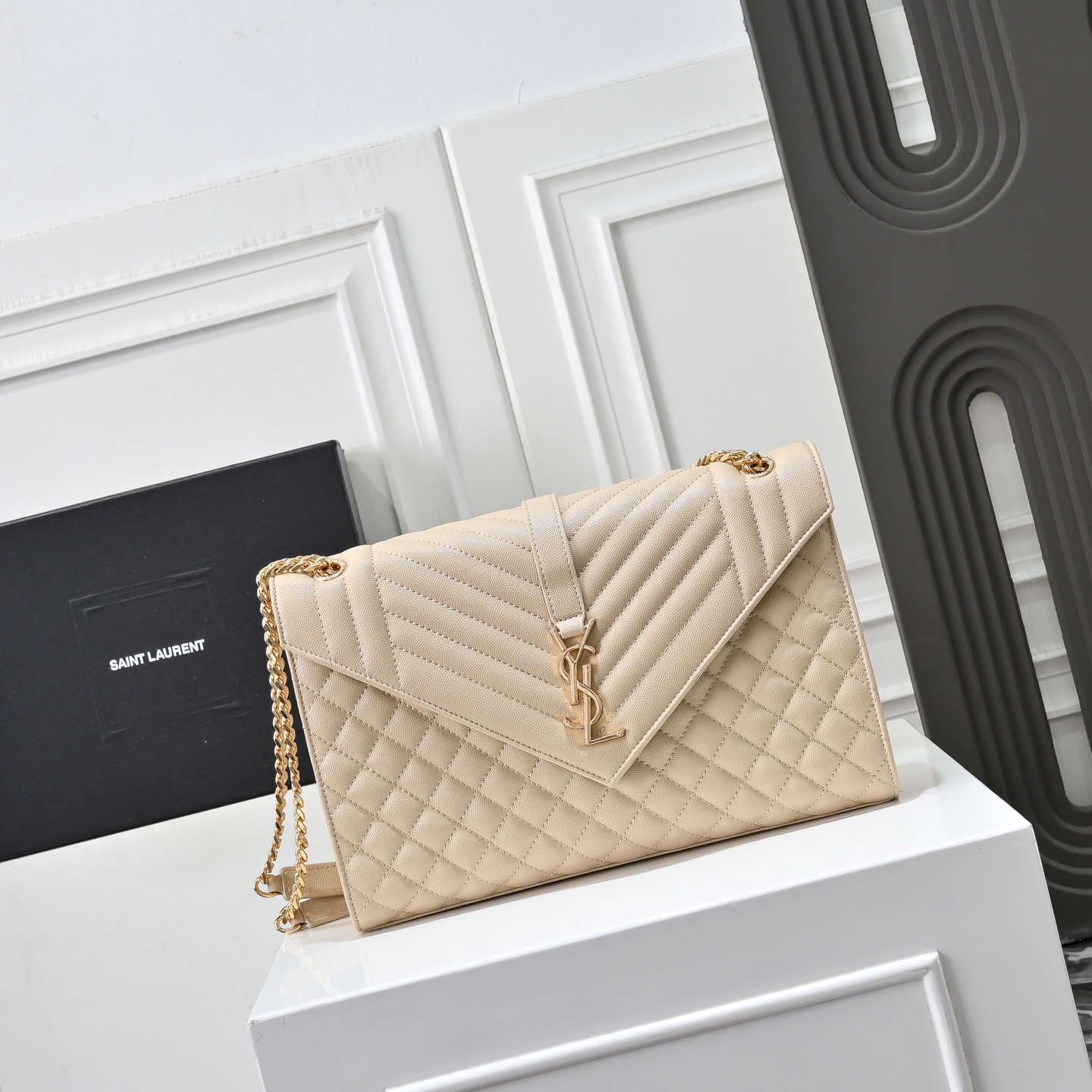 YSLイヴ サンローラン 鞄 ショルダーバッグ ハンドバッグ 激安