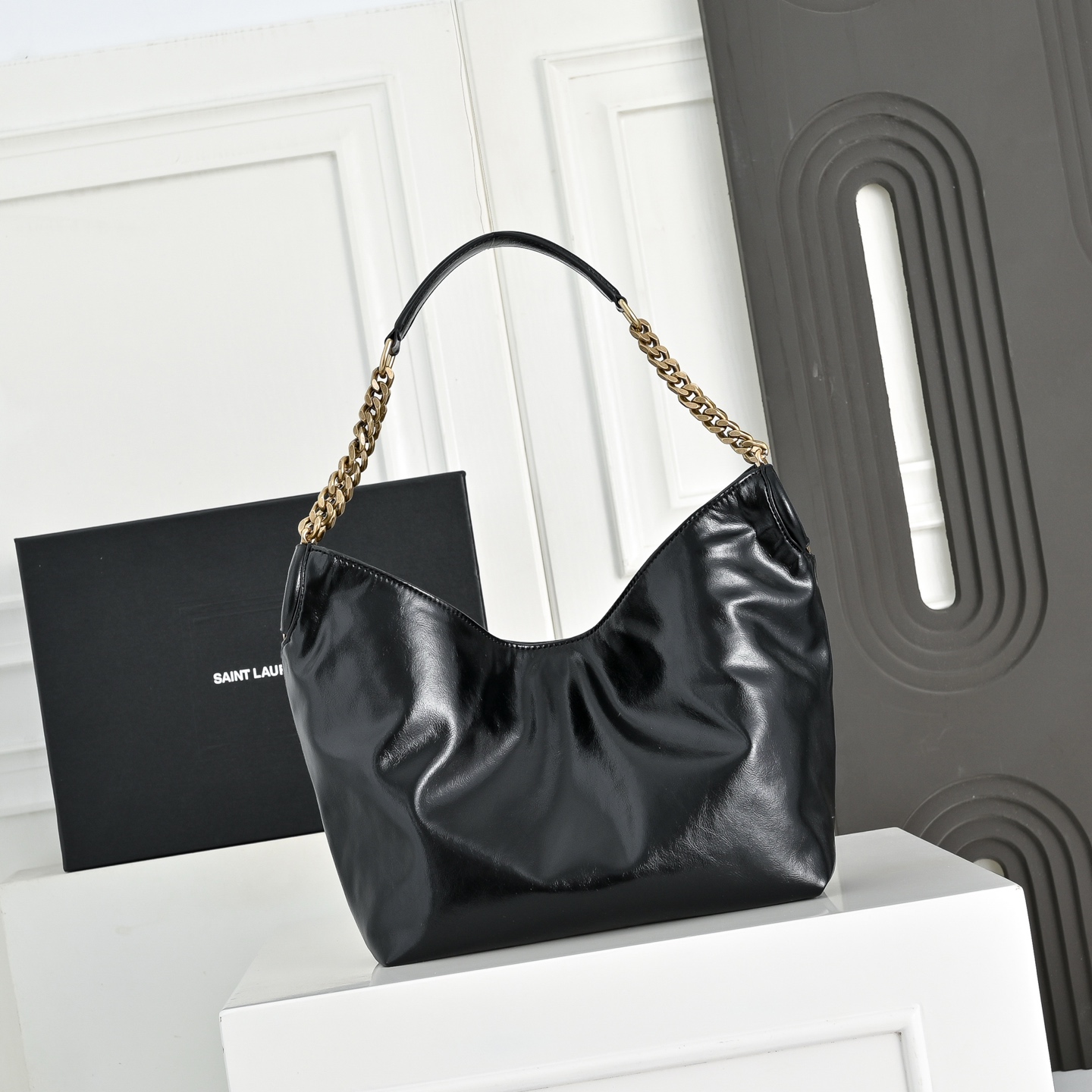 YSLイヴ サンローラン 鞄 ショルダーバッグ ハンドバッグ 激安