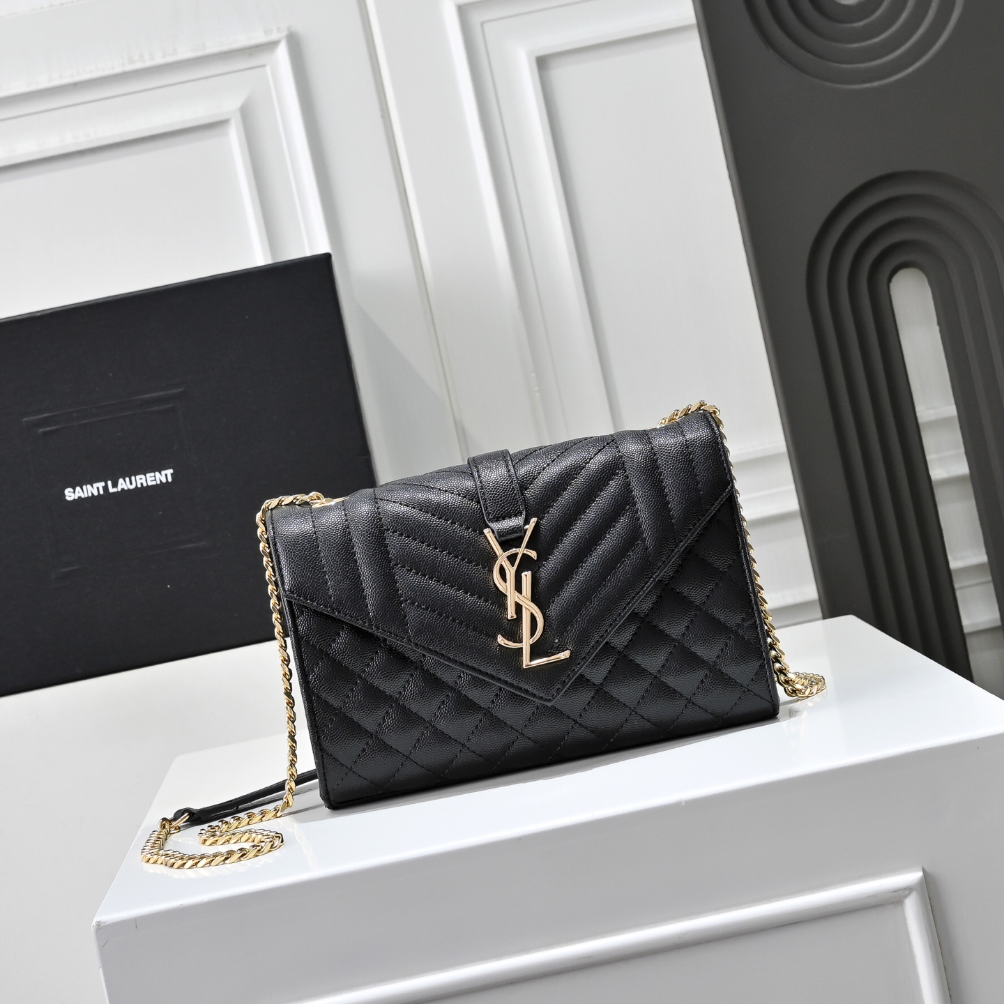 YSLイヴ サンローラン 鞄 ショルダーバッグ ハンドバッグ 激安
