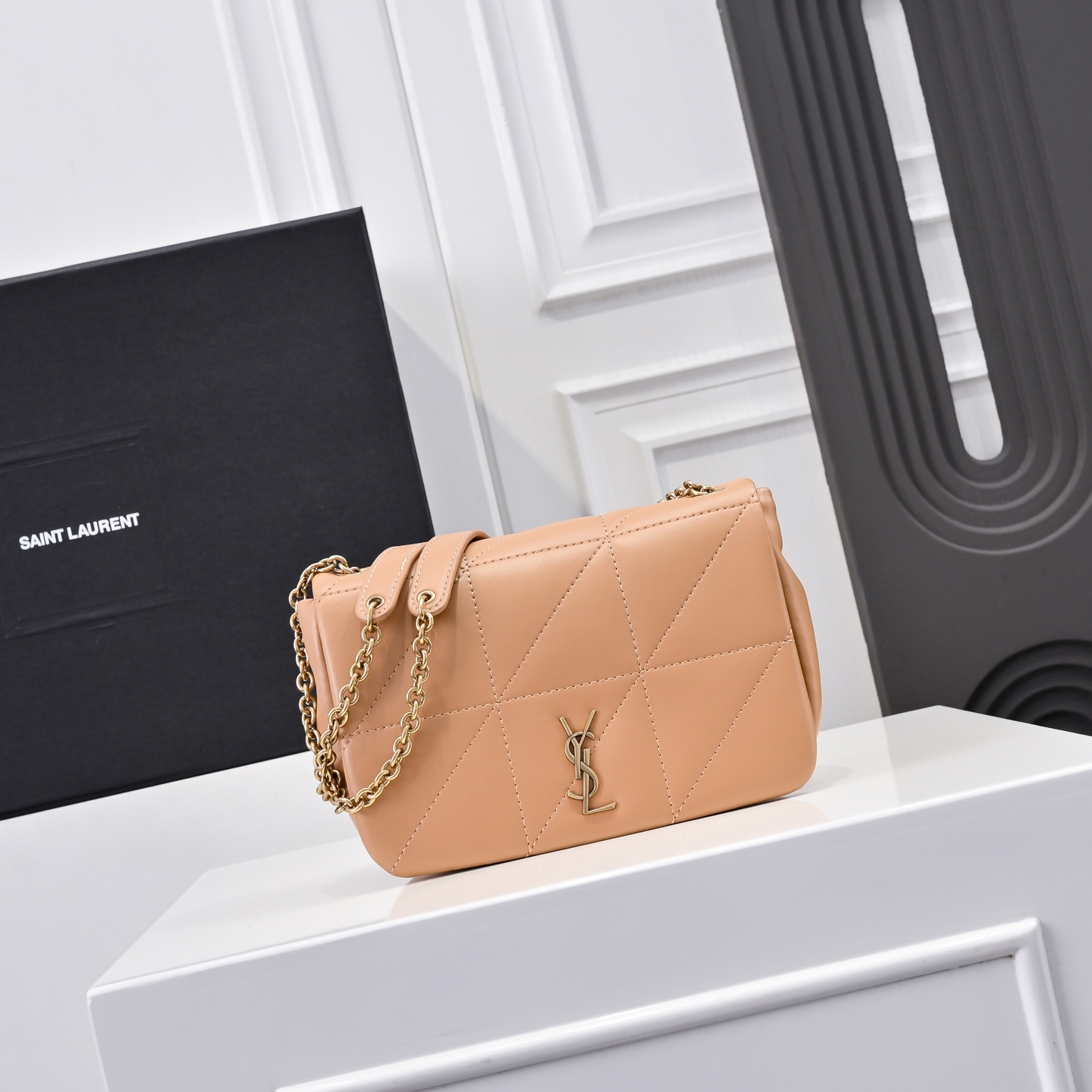 YSLイヴ サンローラン 鞄 ショルダーバッグ ハンドバッグ 2606