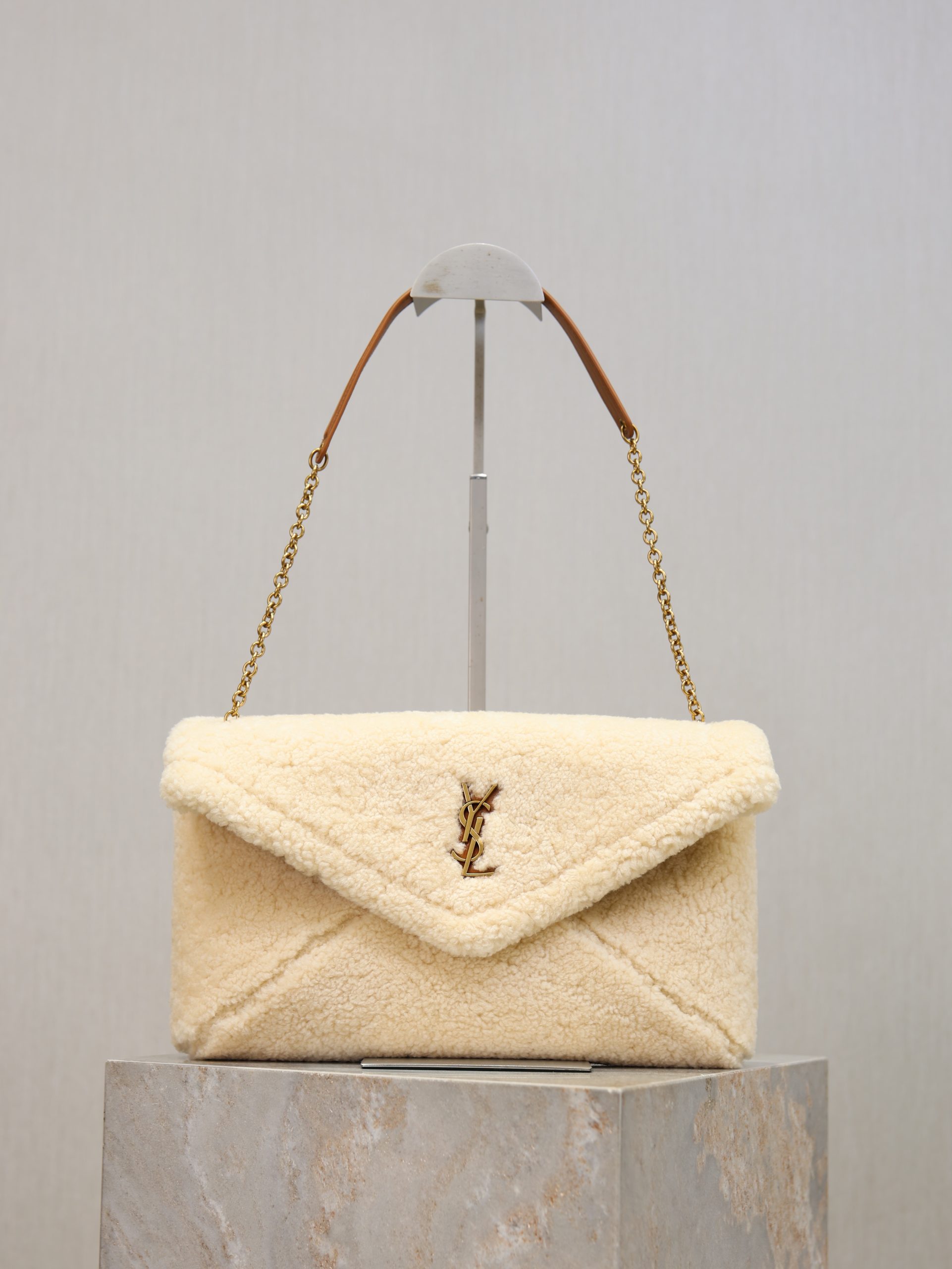 新作通販 超美品 イヴ サンローラン 鞄 ハンドバッグ