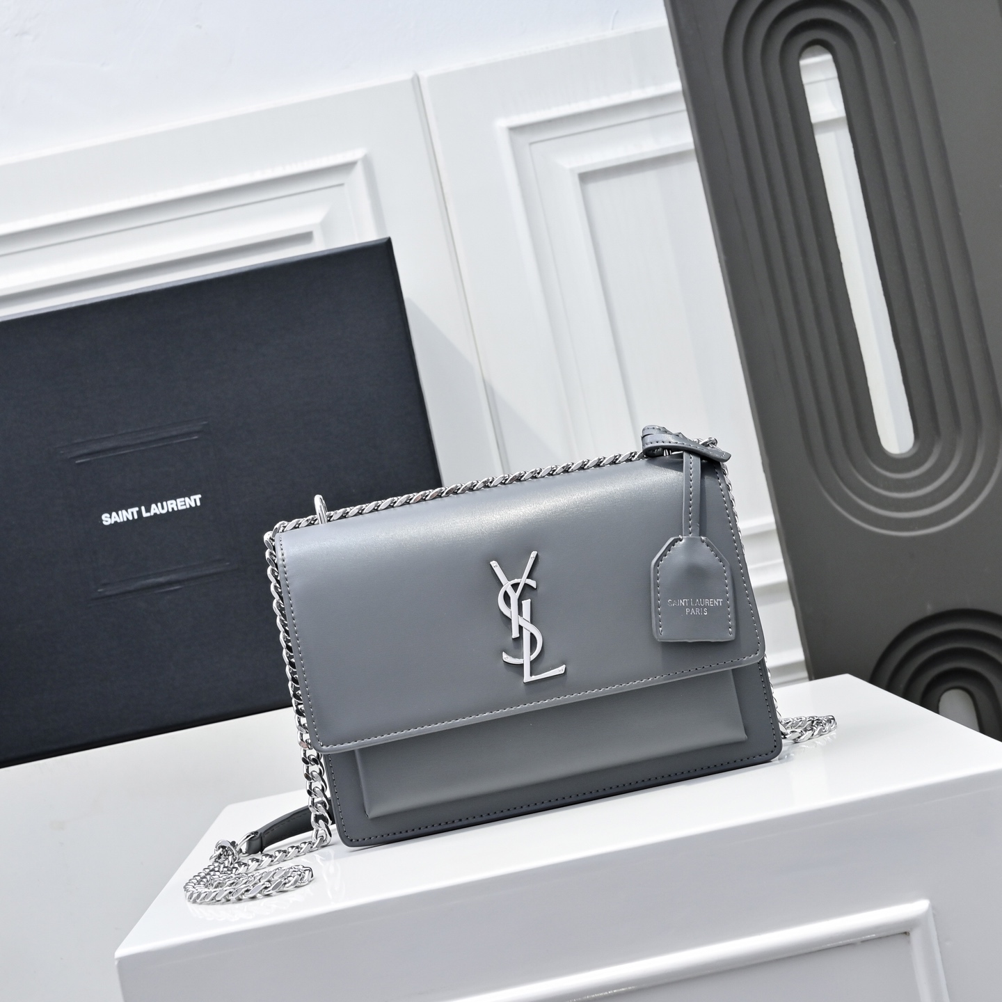 YSLイヴ サンローラン 鞄 ショルダーバッグ ハンドバッグ 2606