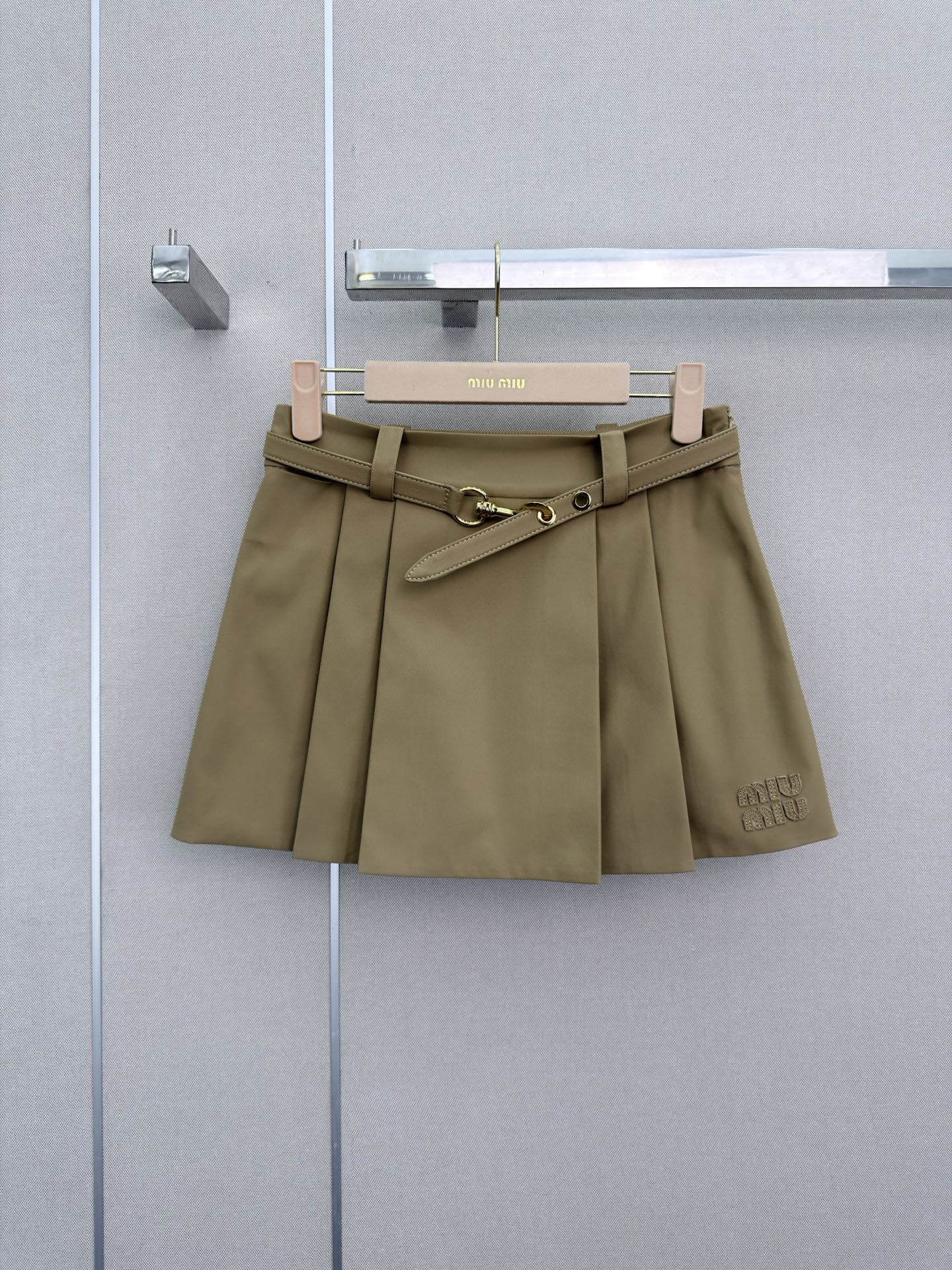 ミュウミュウ ミニスカート?
