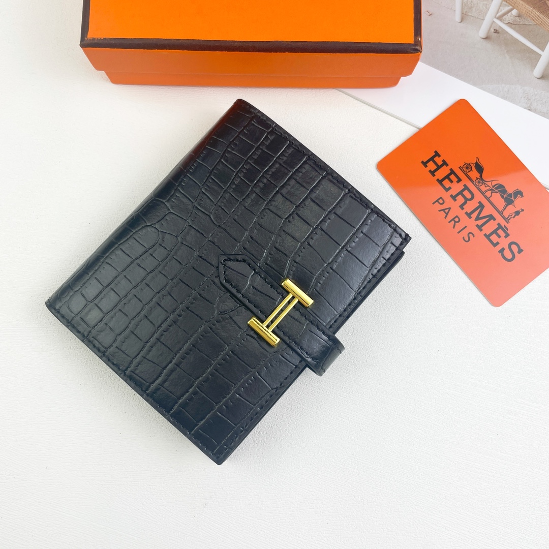 26SS最新作エルメス 財布 二つ折り短財布