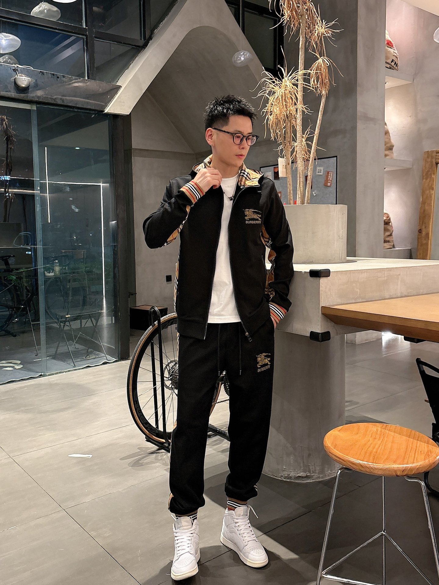 バーバリー 上下服 セットアップ  メンズ