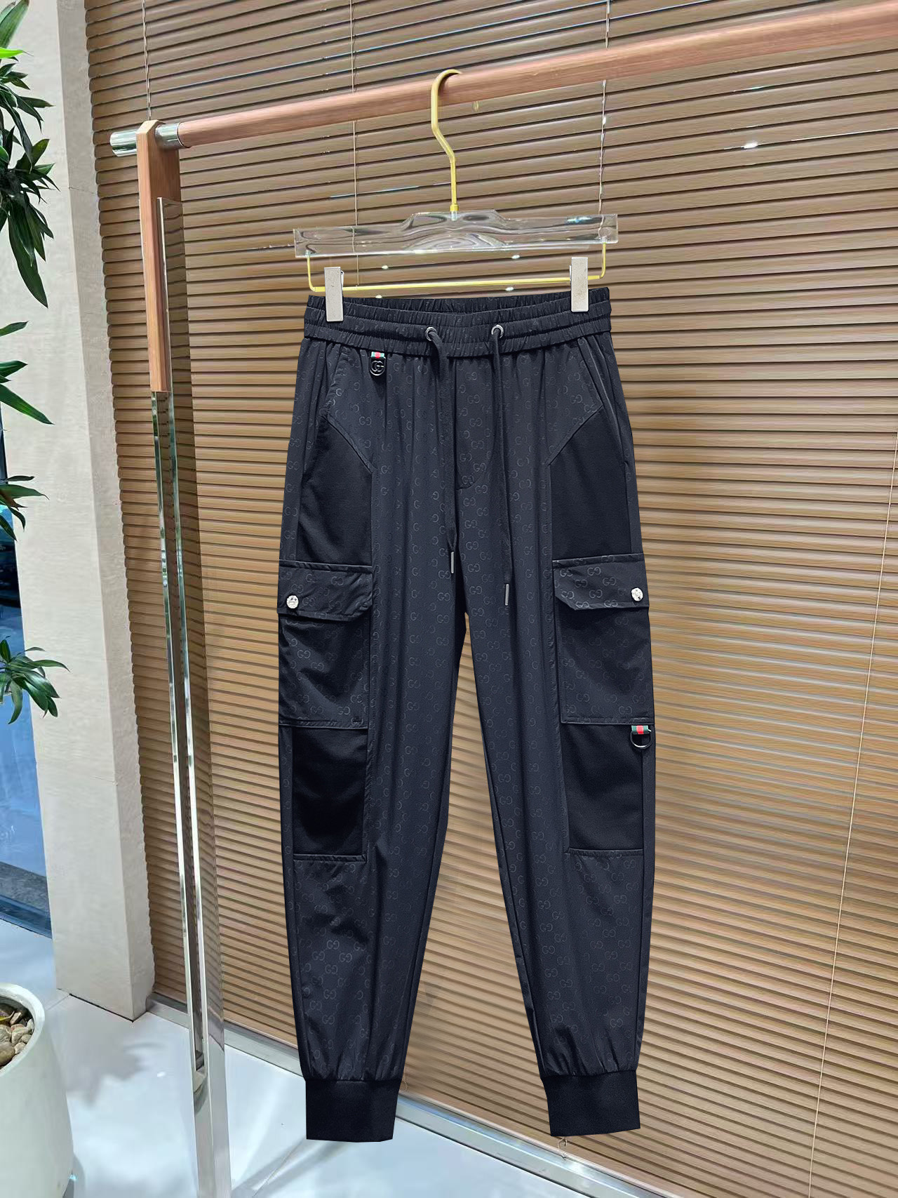 グッチ カジュアルパンツ ズボン メンズ