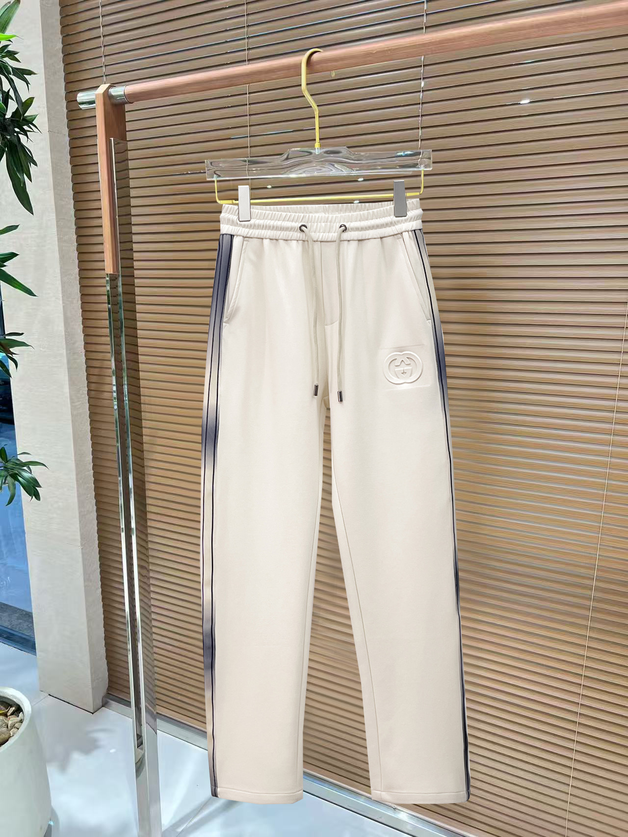 グッチ カジュアルパンツ ズボン  メンズ