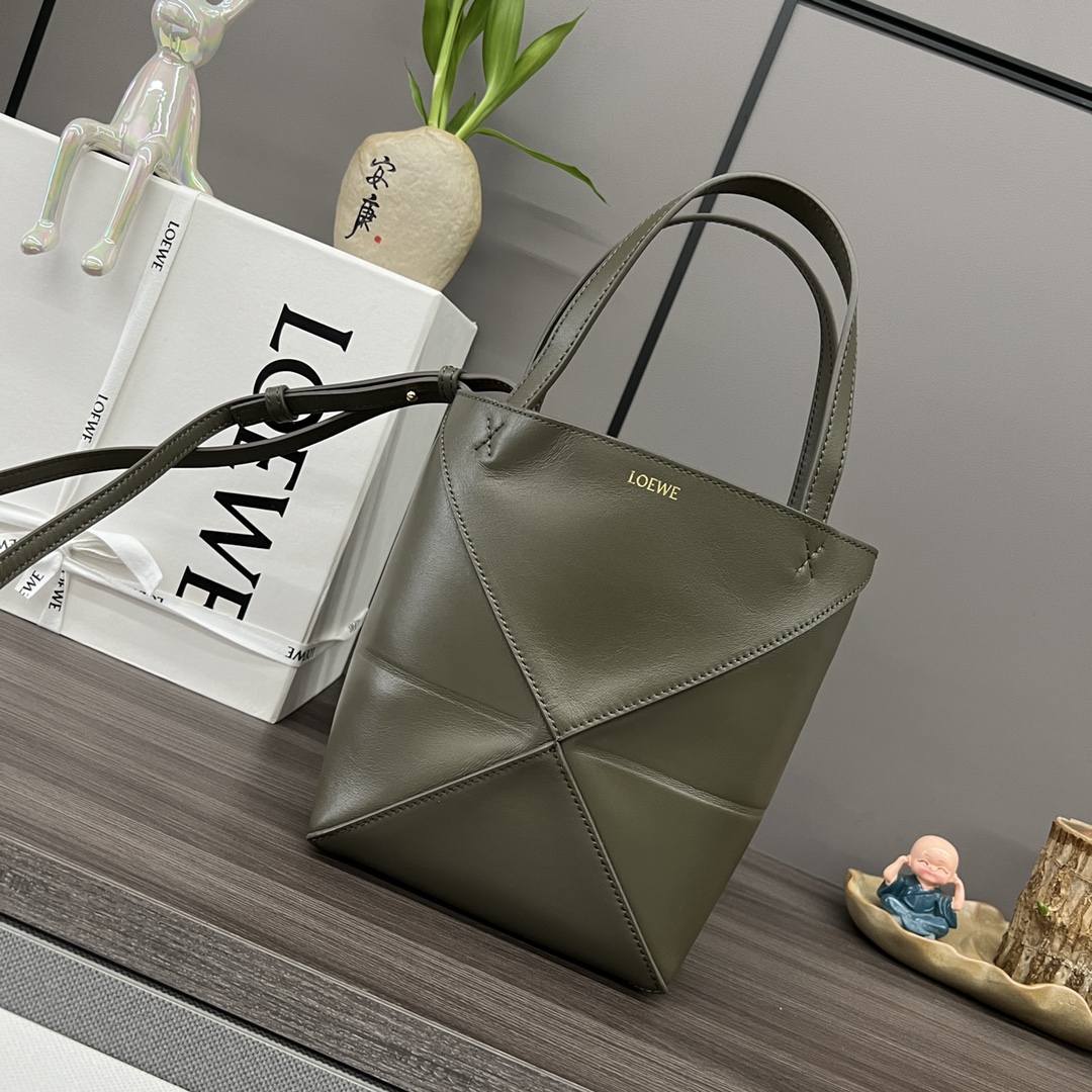 【新品値下受付】ロエベ バッグ 鞄 カバン 2605