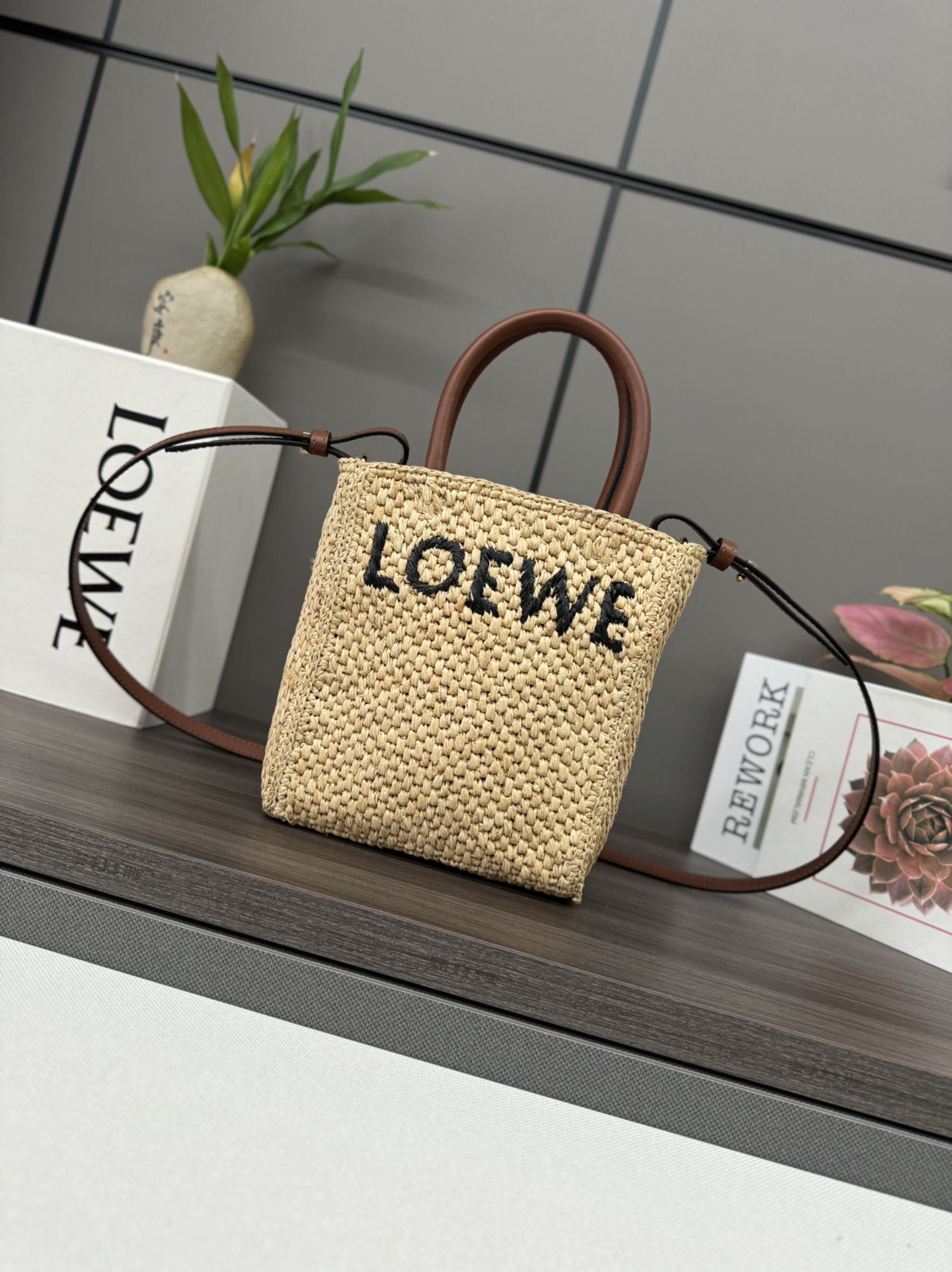 【新品値下受付】ロエベ バッグ 鞄 カバンAnagram Basket?