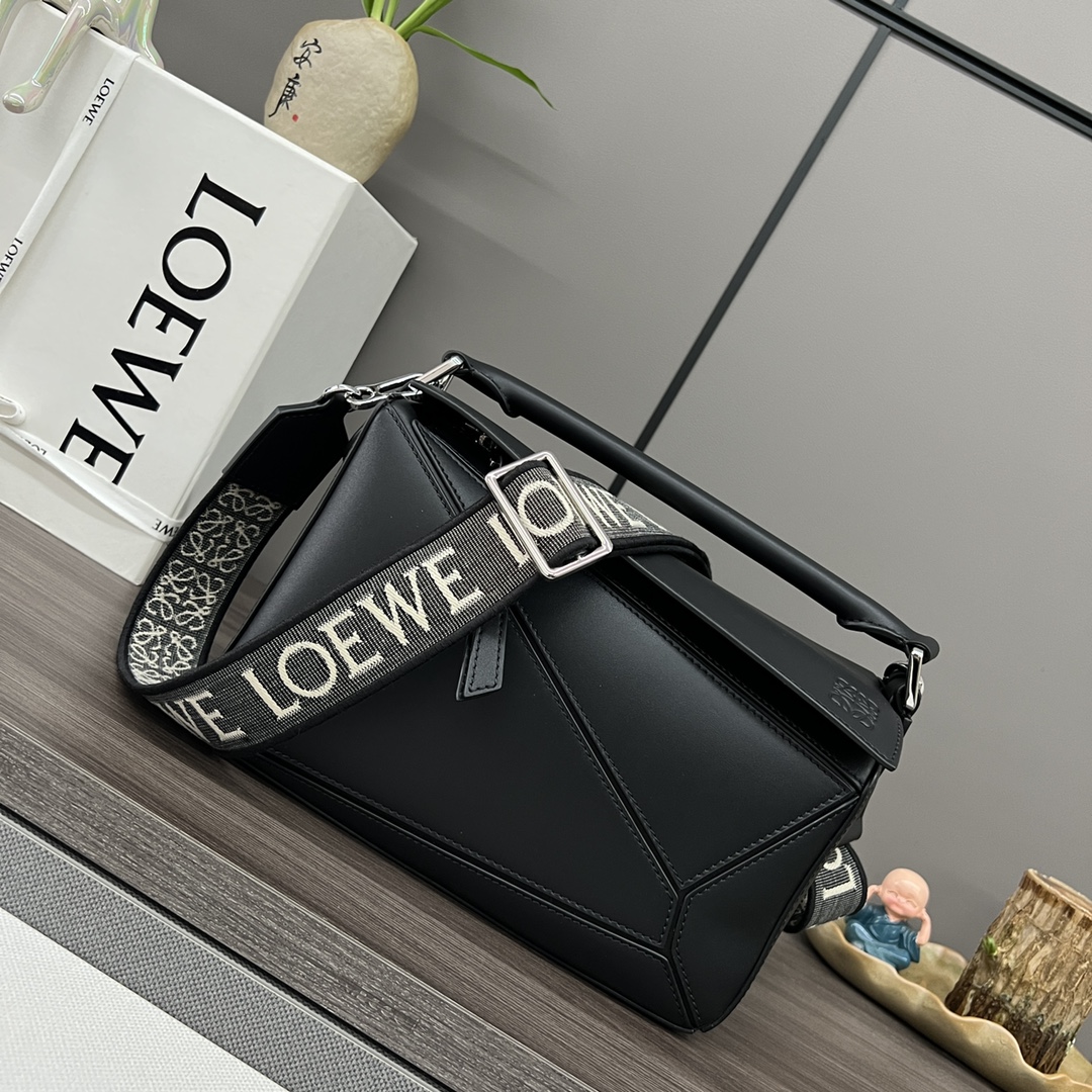 【新品値下受付】ロエベ バッグ 鞄 カバンAmazona?