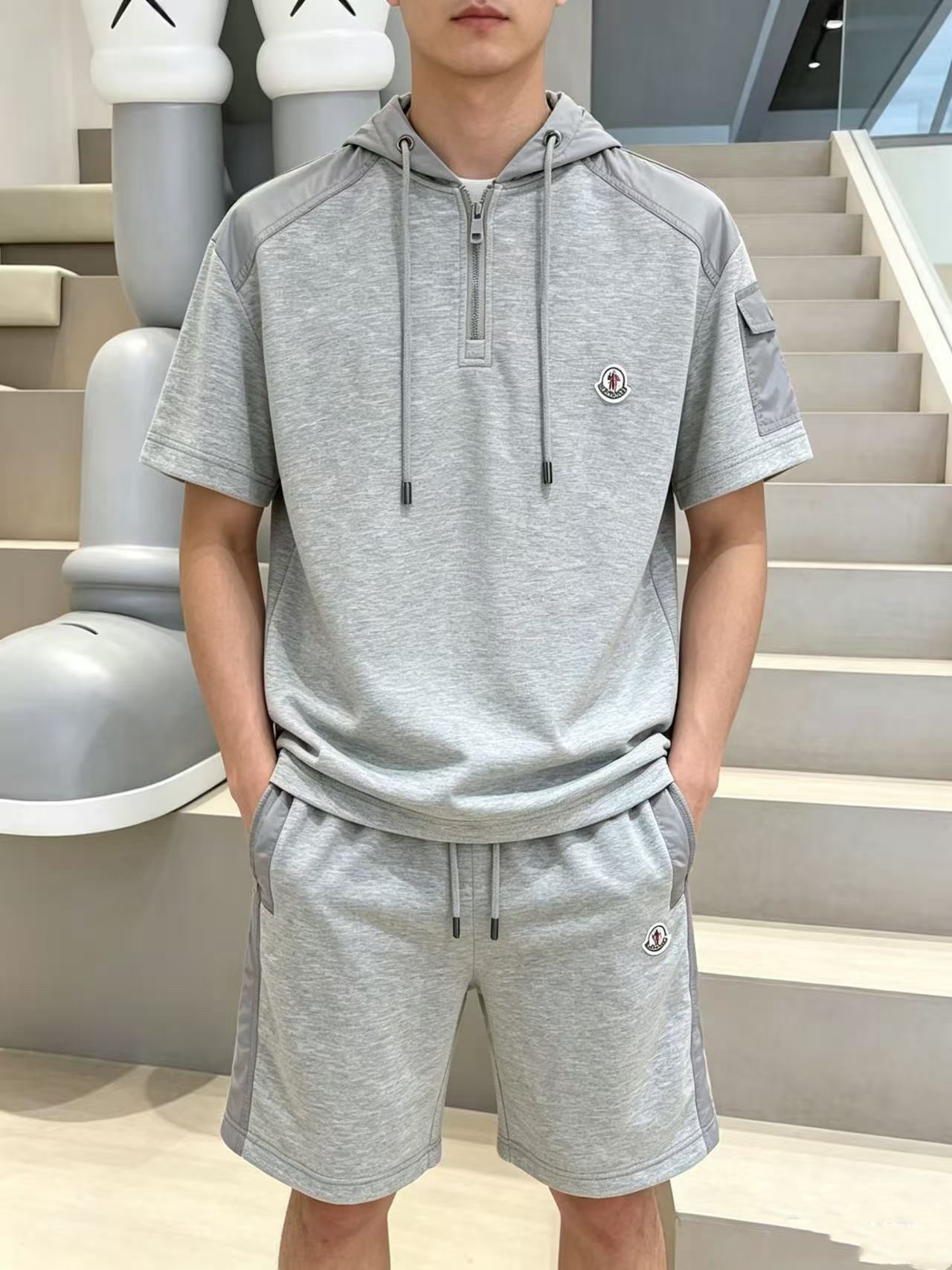 モンクレール 上下服 セットアップ 恋人