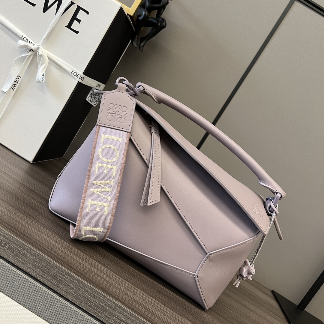 【新品値下受付】ロエベ バッグ 鞄 カバン? 2605