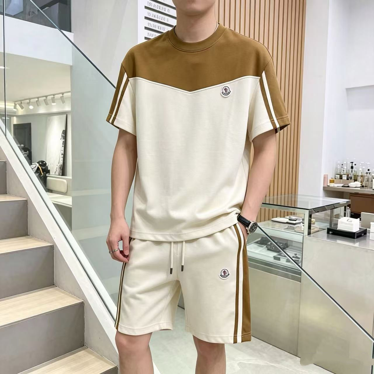 モンクレール 上下服 セットアップ 恋人