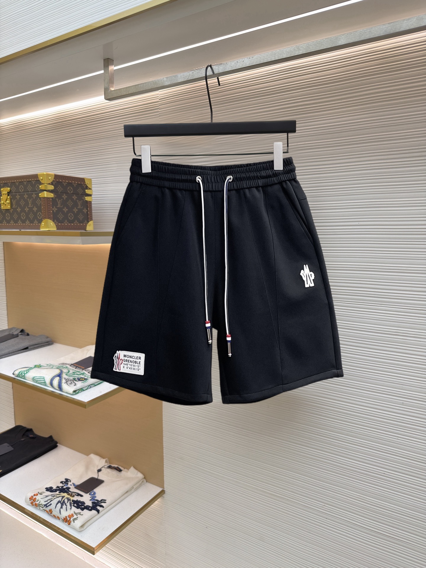 モンクレール ショートパンツ ズボン 男性
