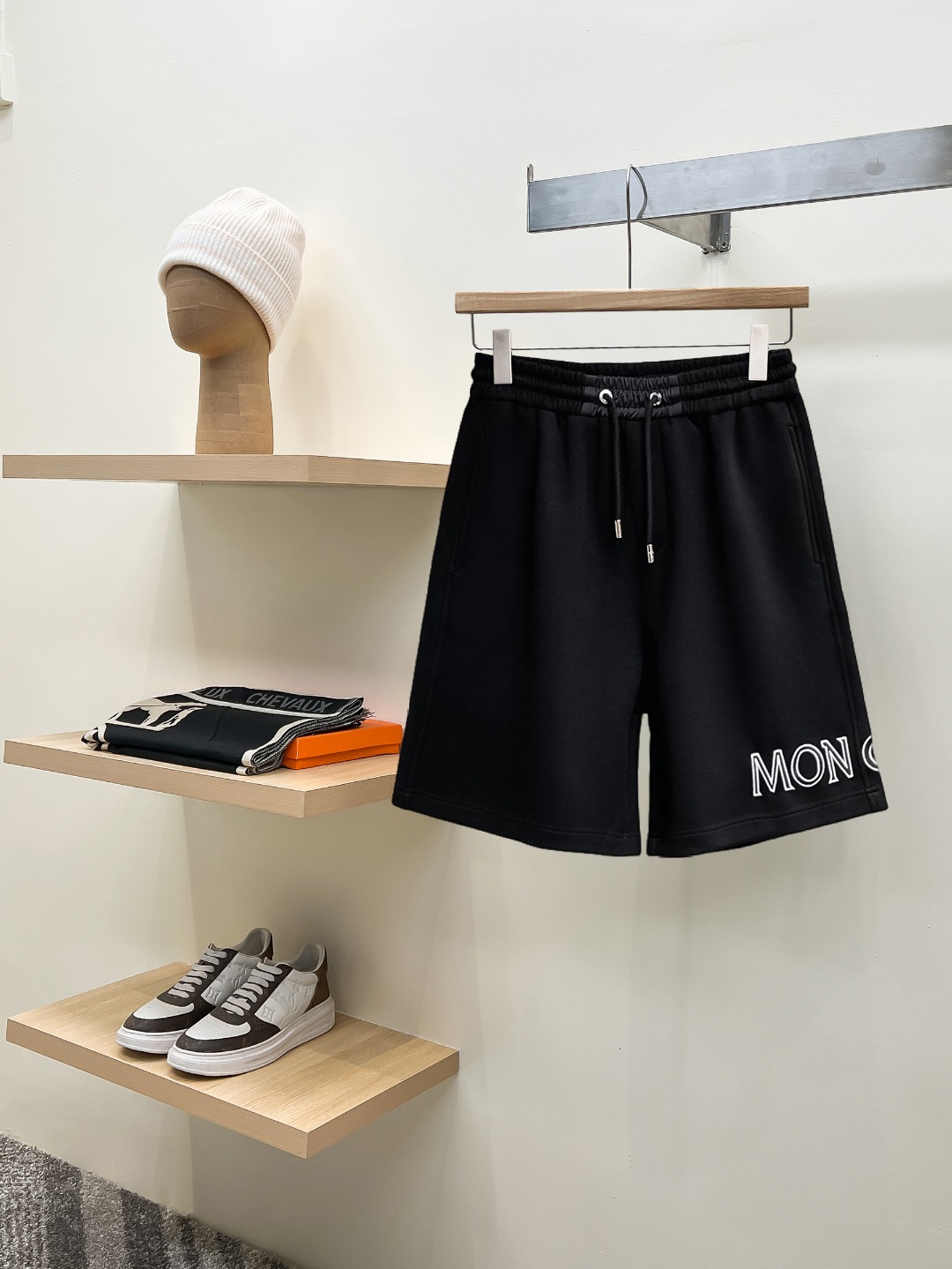 モンクレール ショートパンツ ズボン 男性