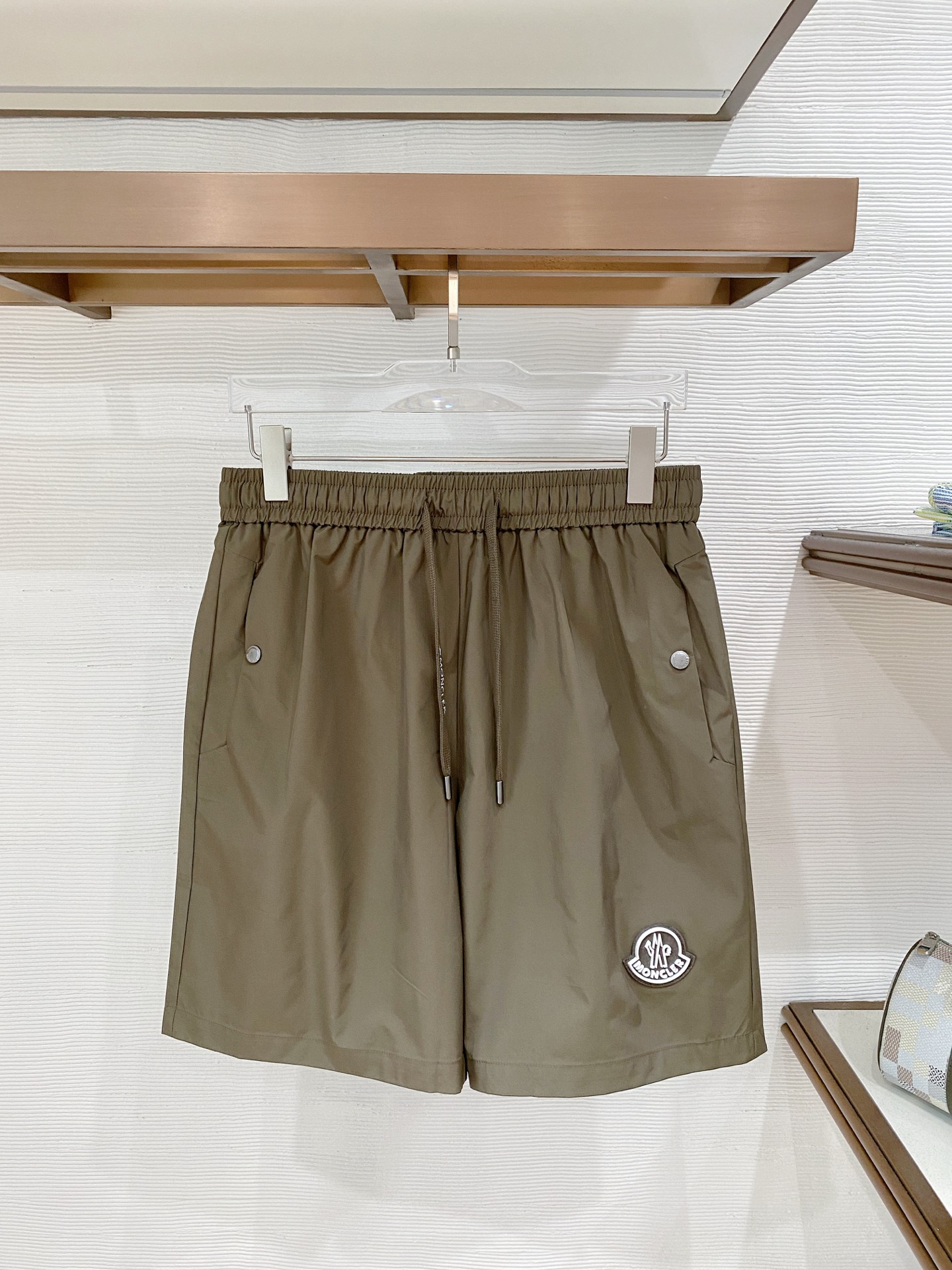 モンクレール ショートパンツ ズボン 男性