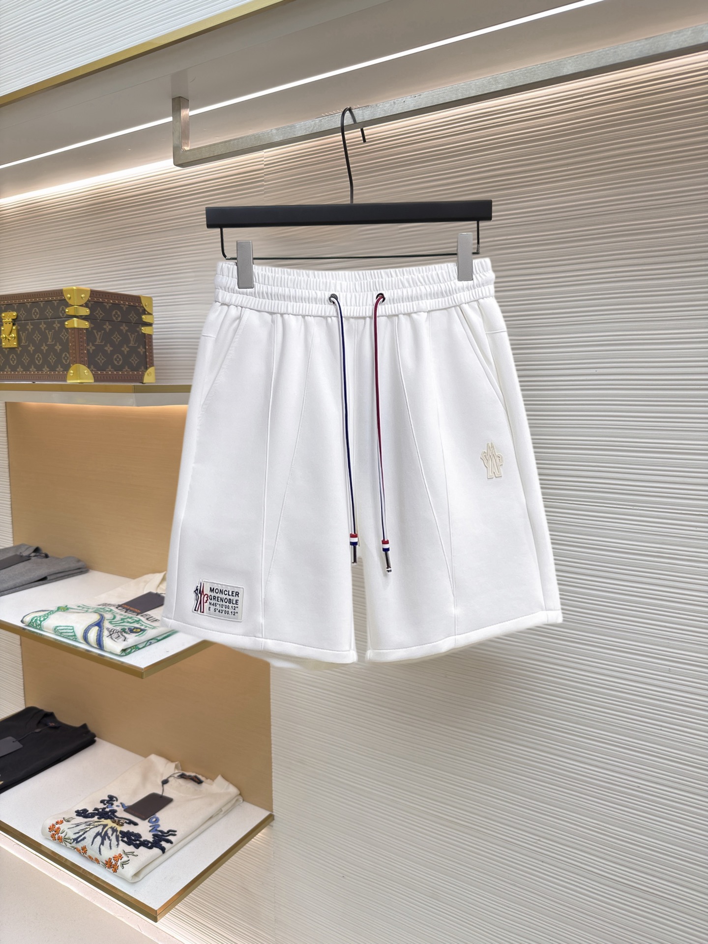 モンクレール ショートパンツ ズボン 男性