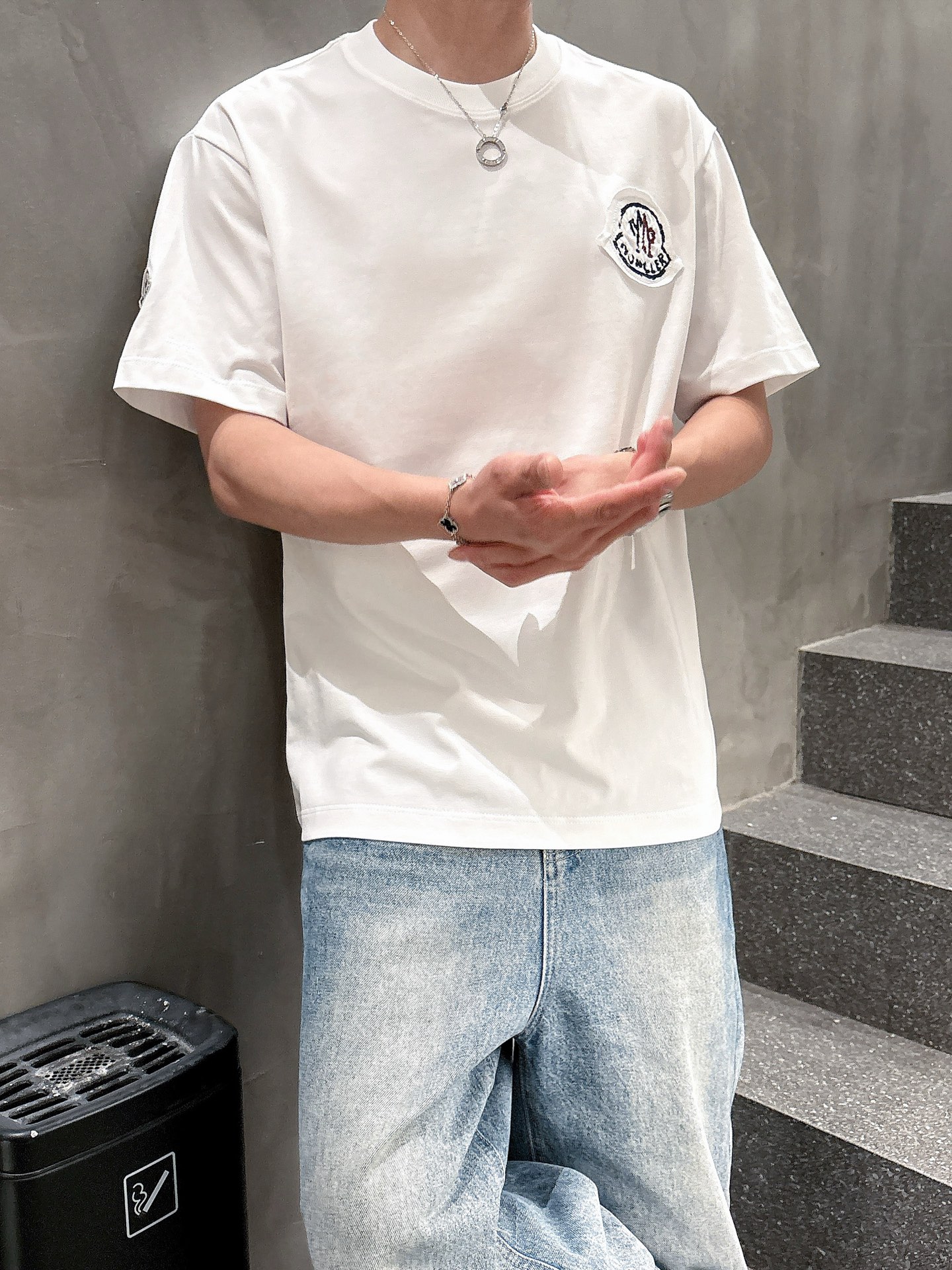 モンクレール 半袖Tシャツ トップス  メンズ