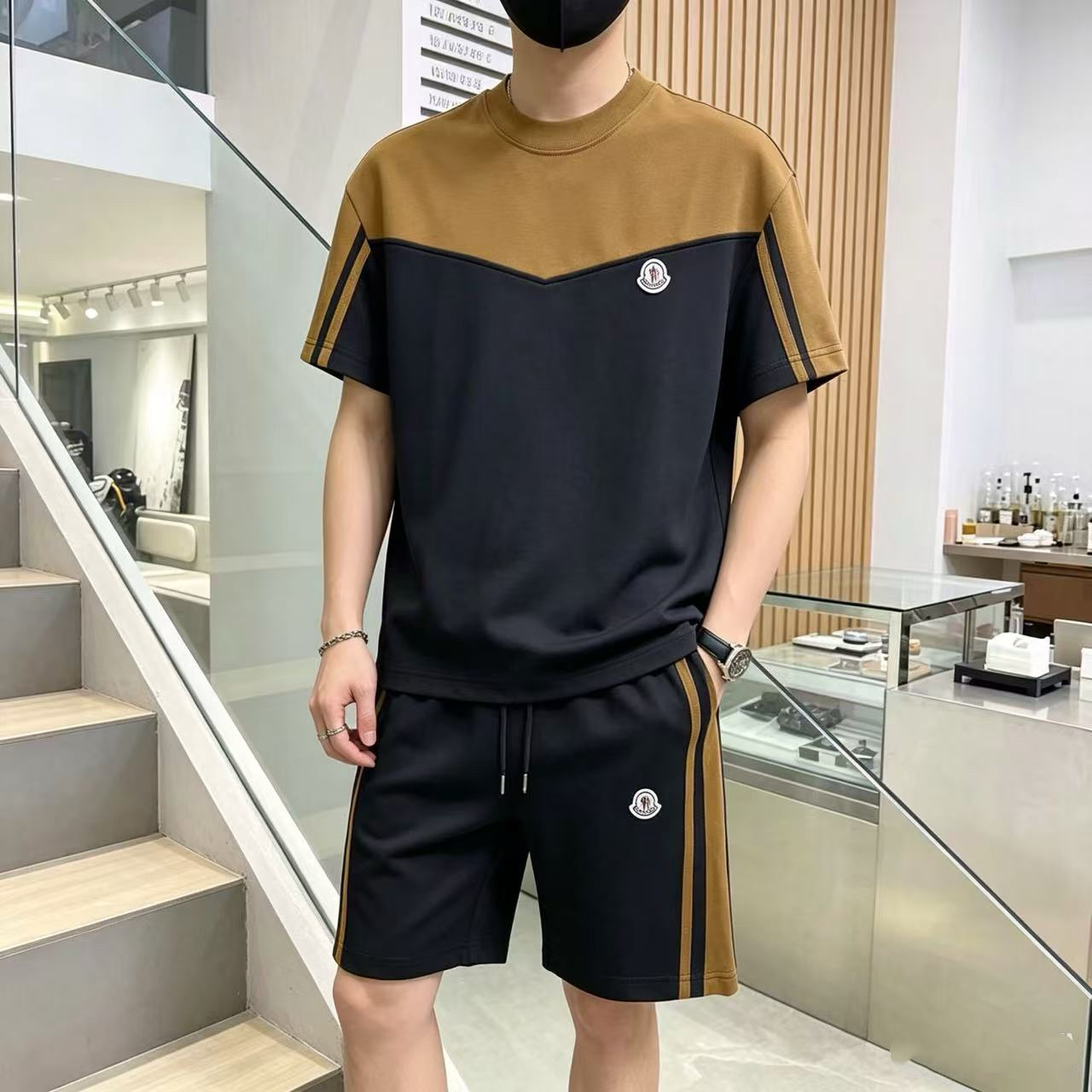モンクレール 上下服 セットアップ 恋人