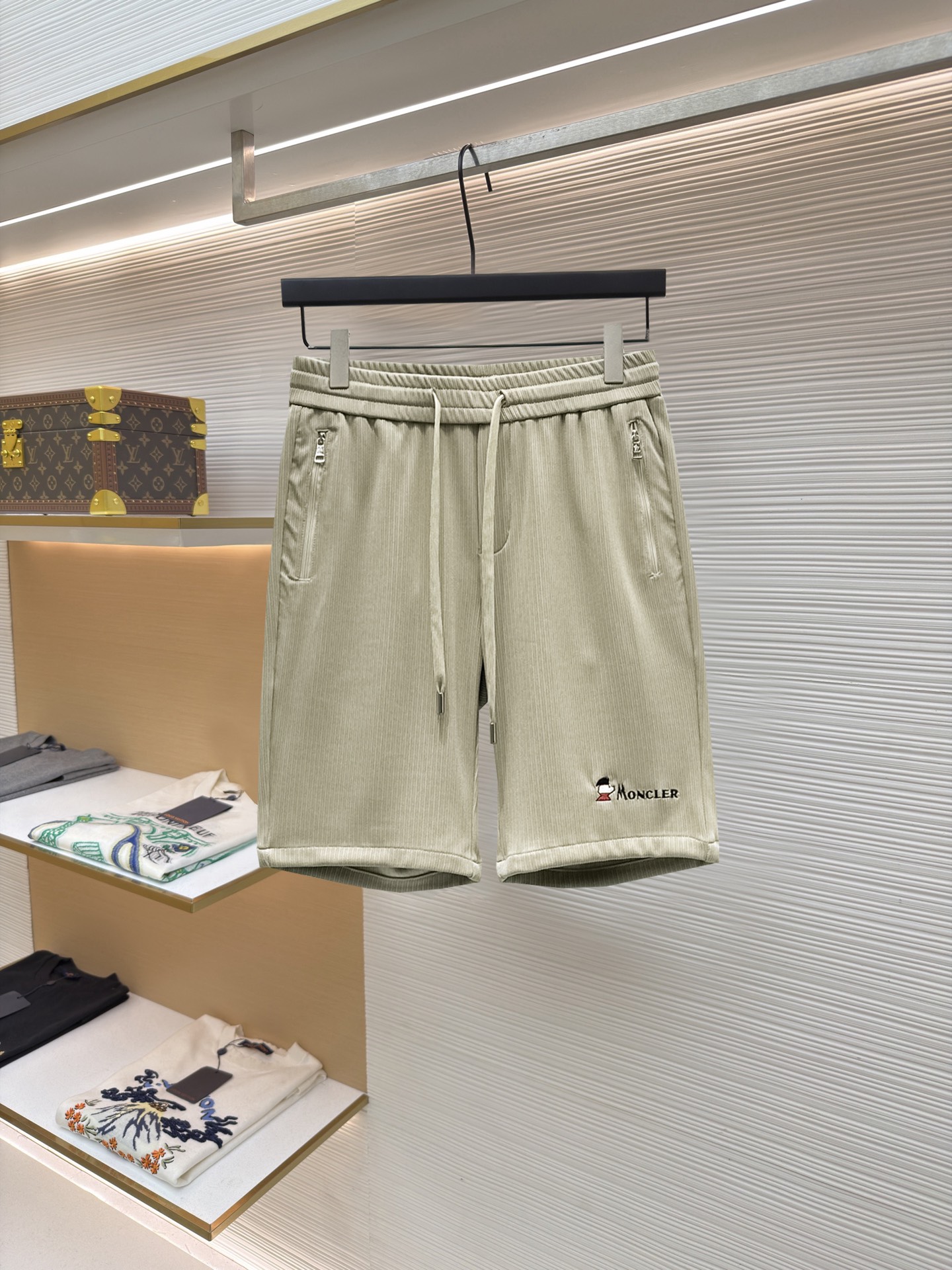 モンクレール ショートパンツ ズボン 男性
