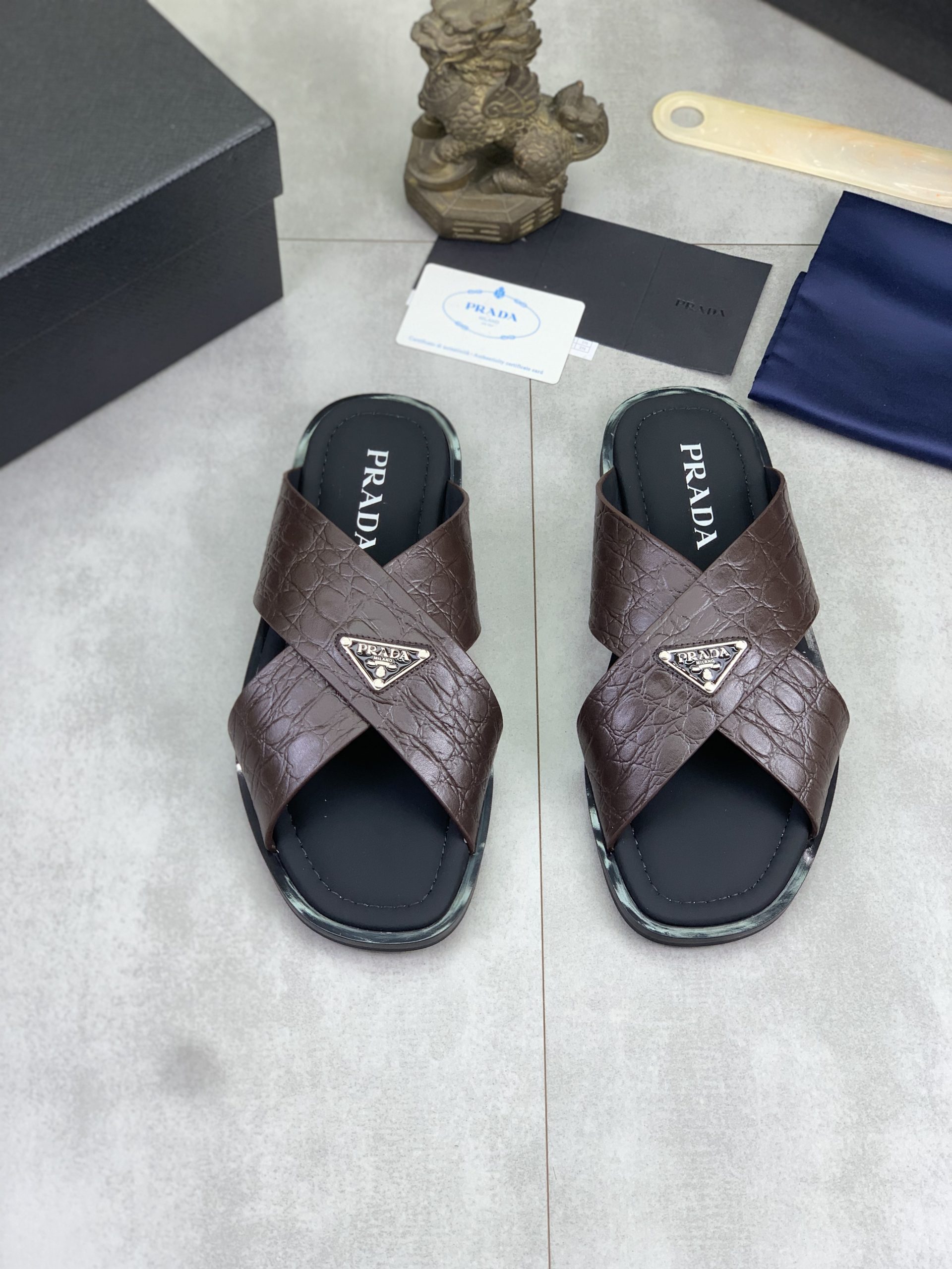 人気新品通販 プラダ シューズ ビーチサンダル  メンズ
