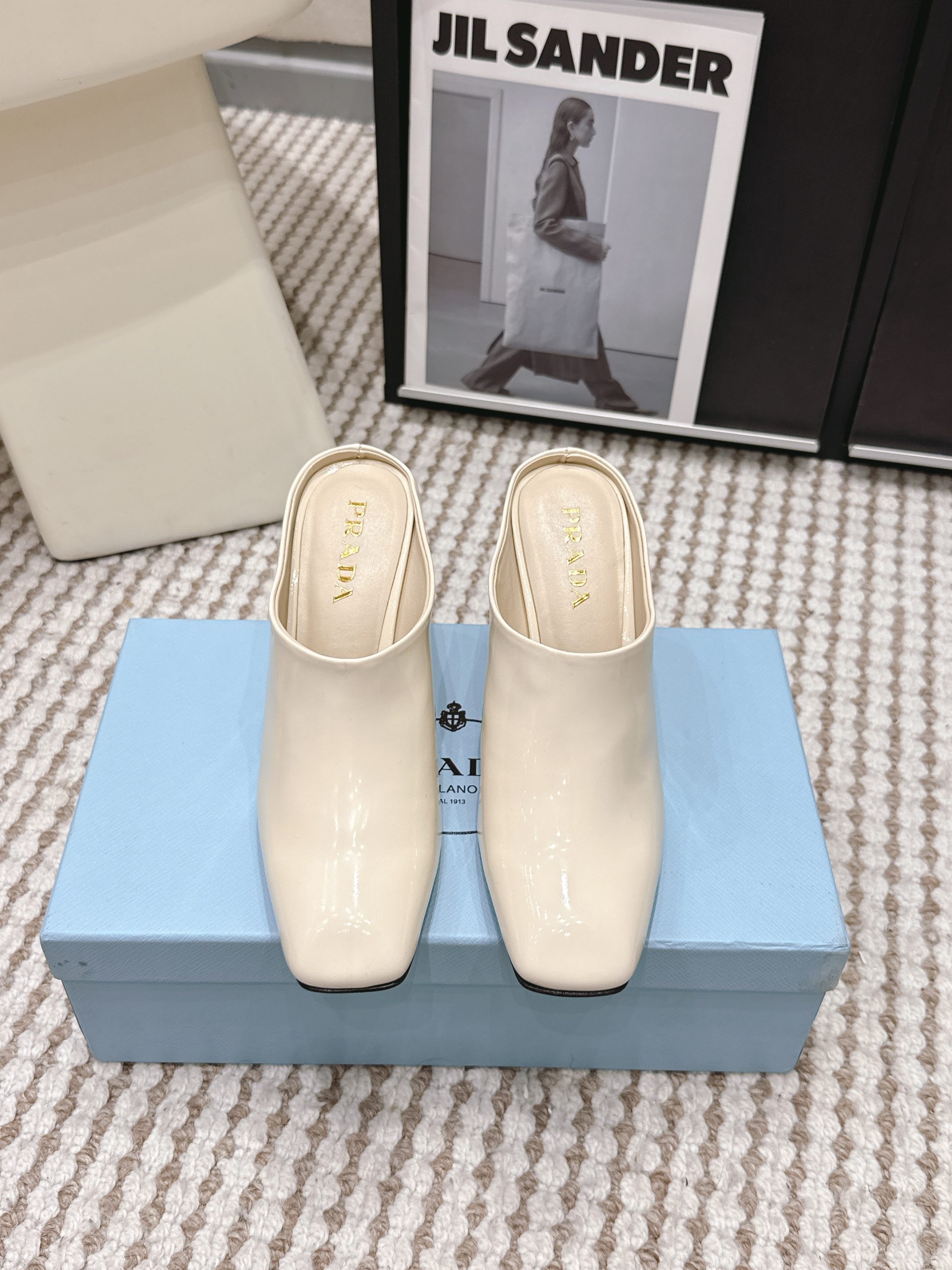 人気新品通販 プラダ シューズ ヒールパンプス レディース