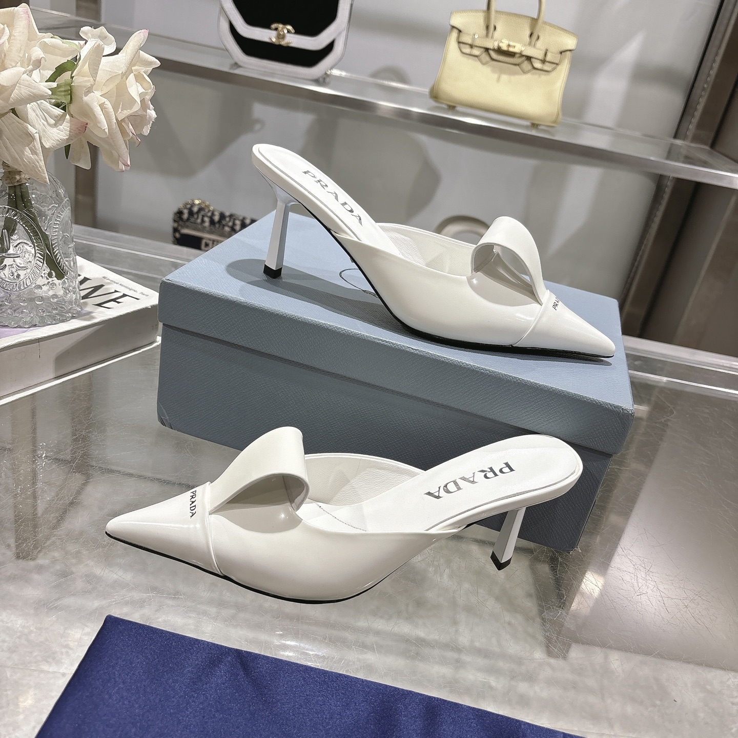 人気新品通販 プラダ シューズ ヒールパンプス  レディース