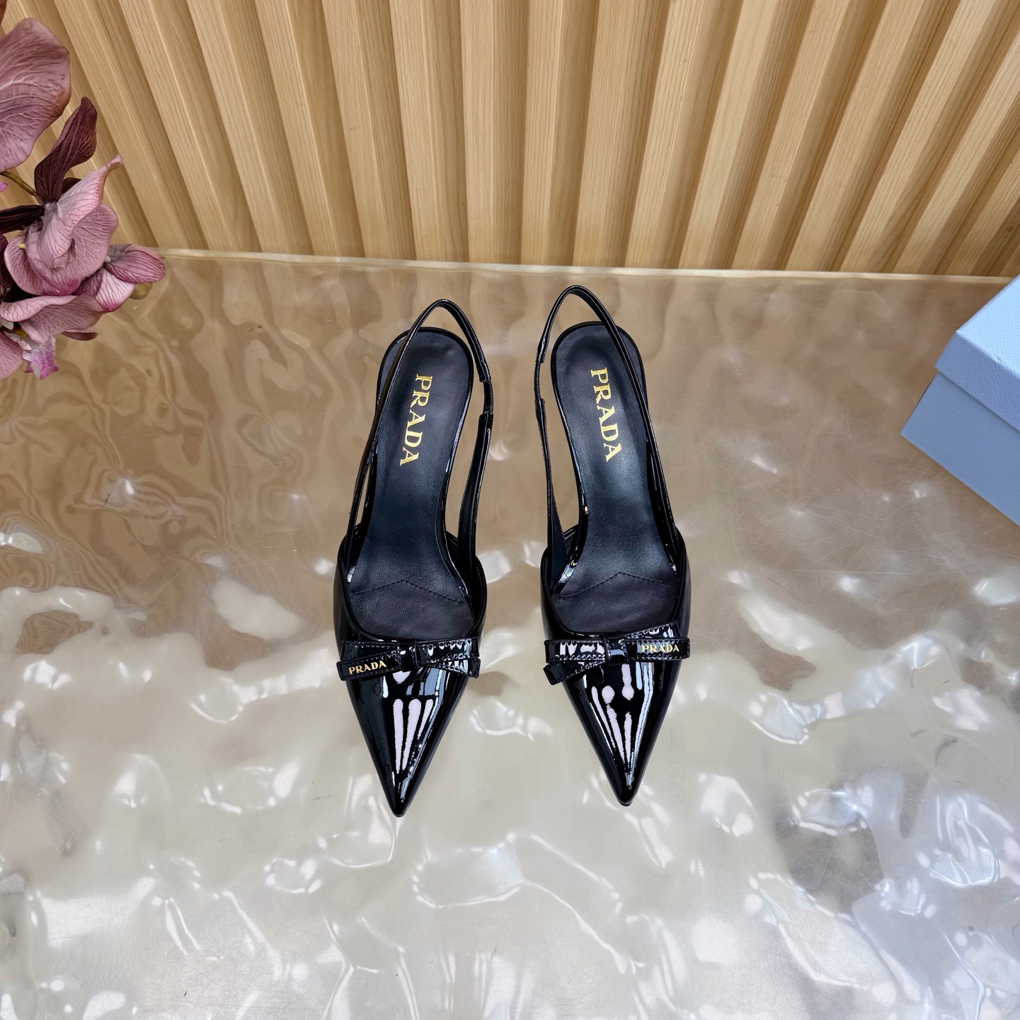人気新品通販 プラダ シューズ ヒールパンプス ウィメンズ