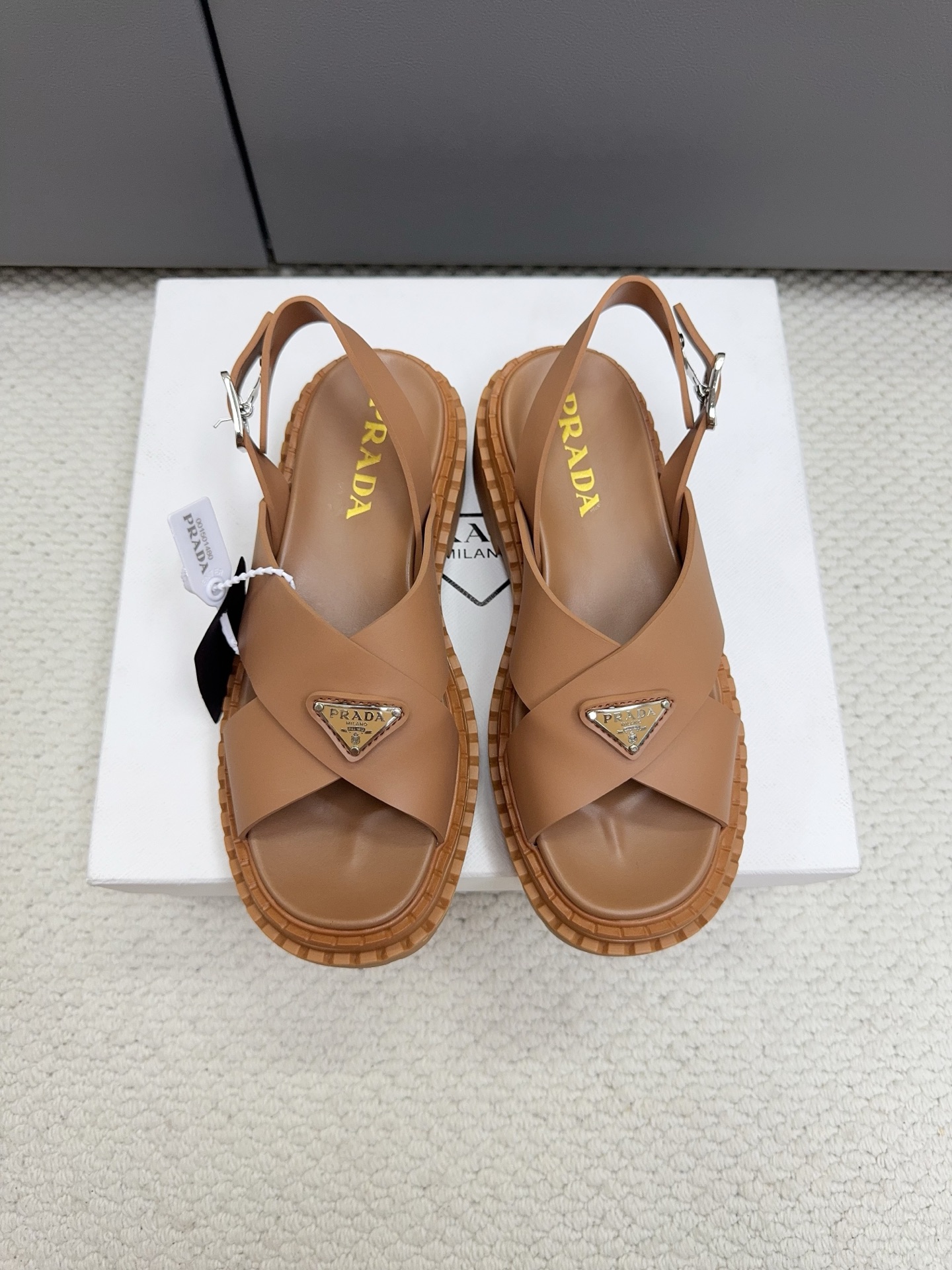 人気新品通販 プラダ シューズ サンダル ウィメンズ