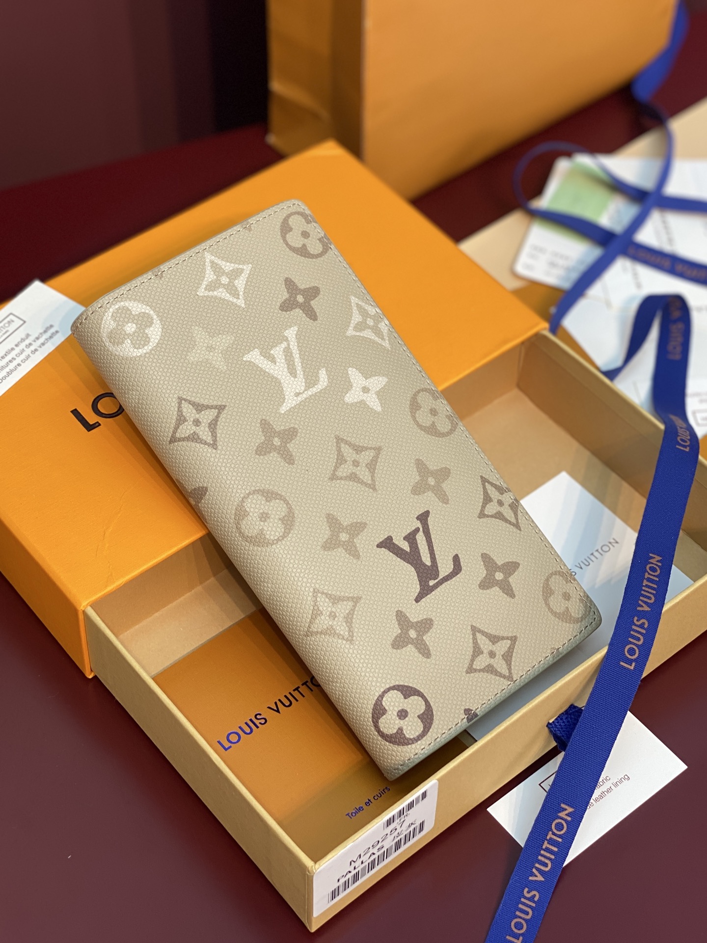 ルイヴィトン 財布 ポルトフォイユ?ブラザ 二つ折り長財布