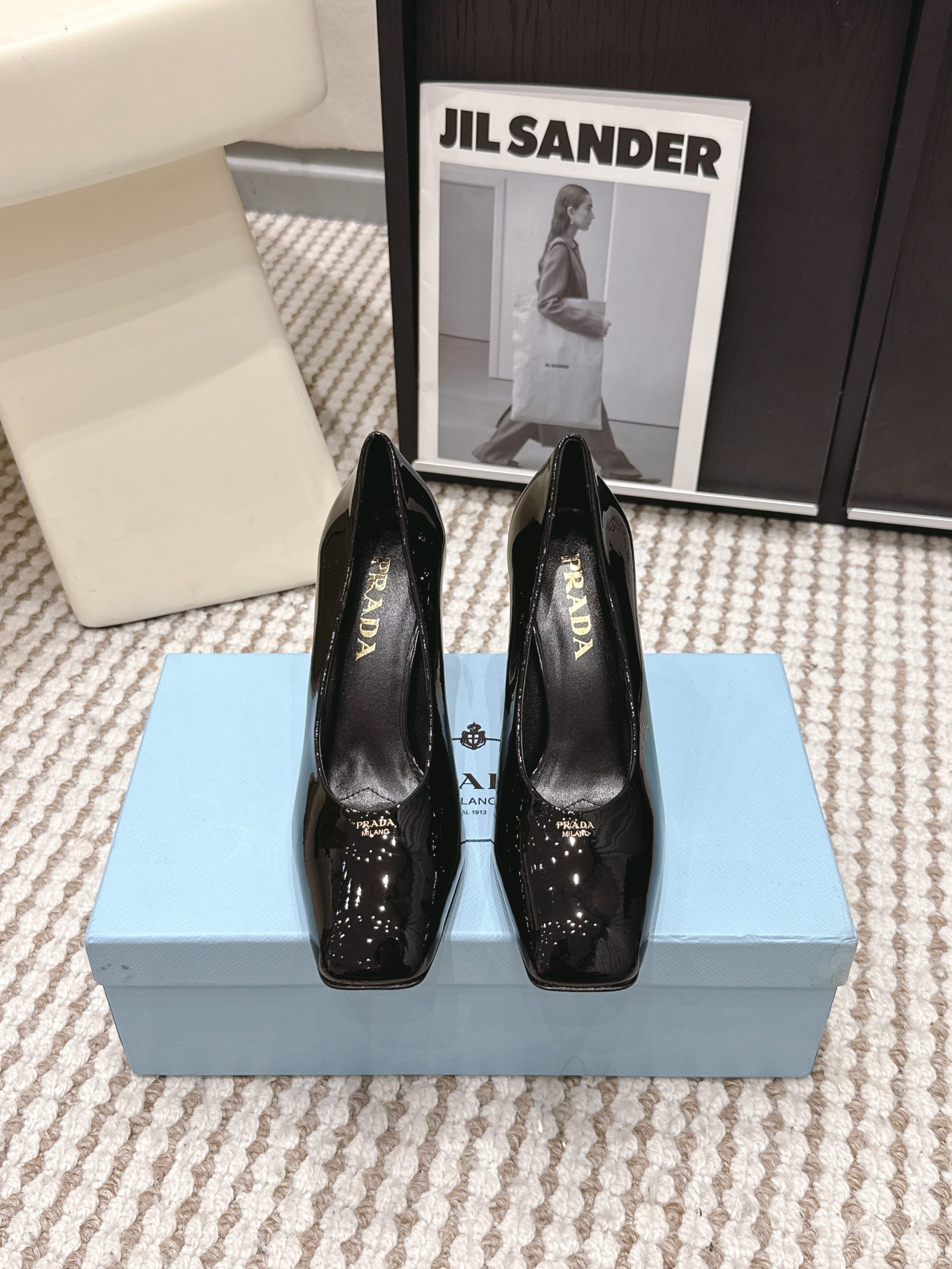 人気新品通販 プラダ シューズ ヒールパンプス レディース