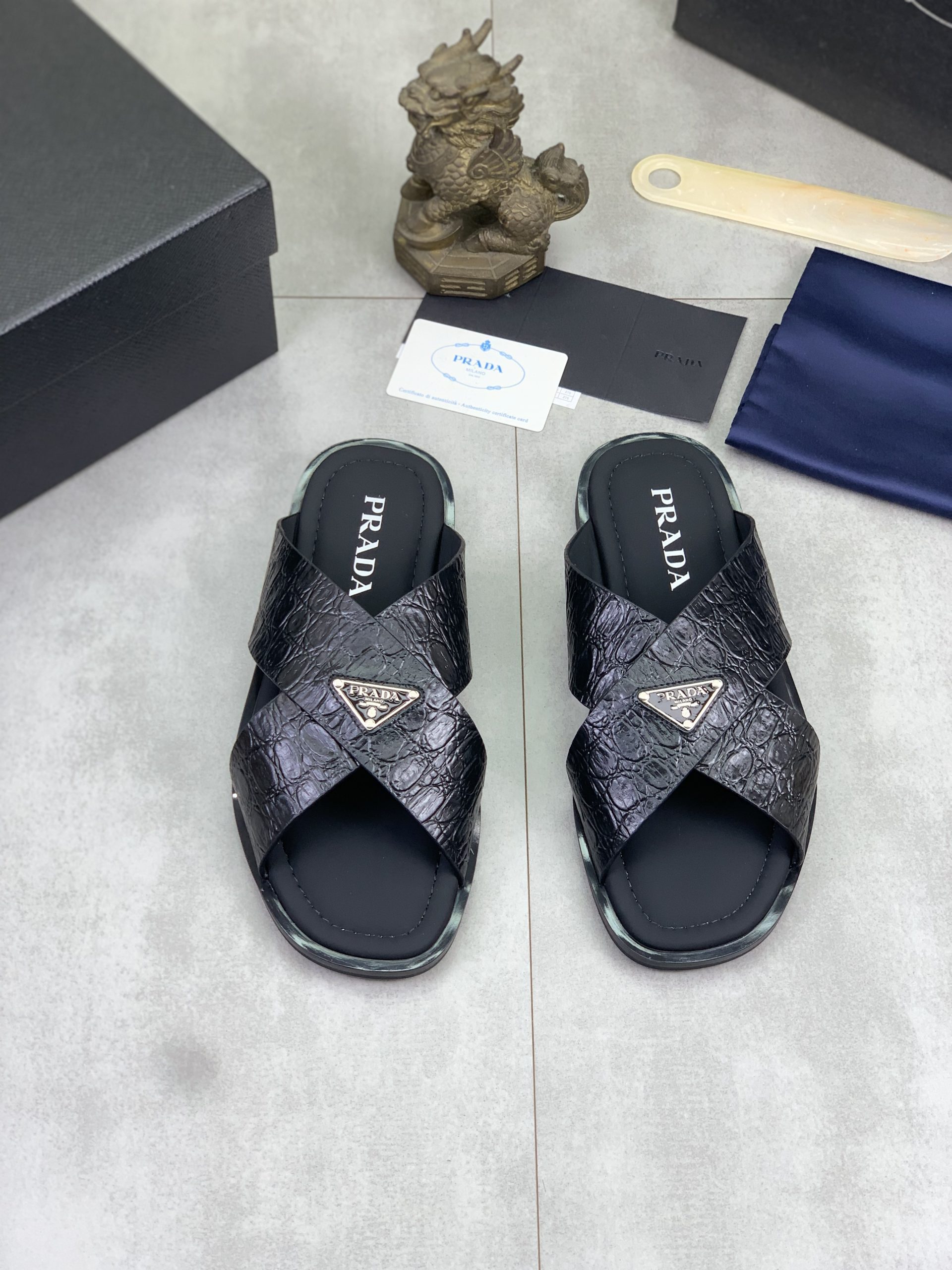 人気新品通販 プラダ シューズ ビーチサンダル  メンズ