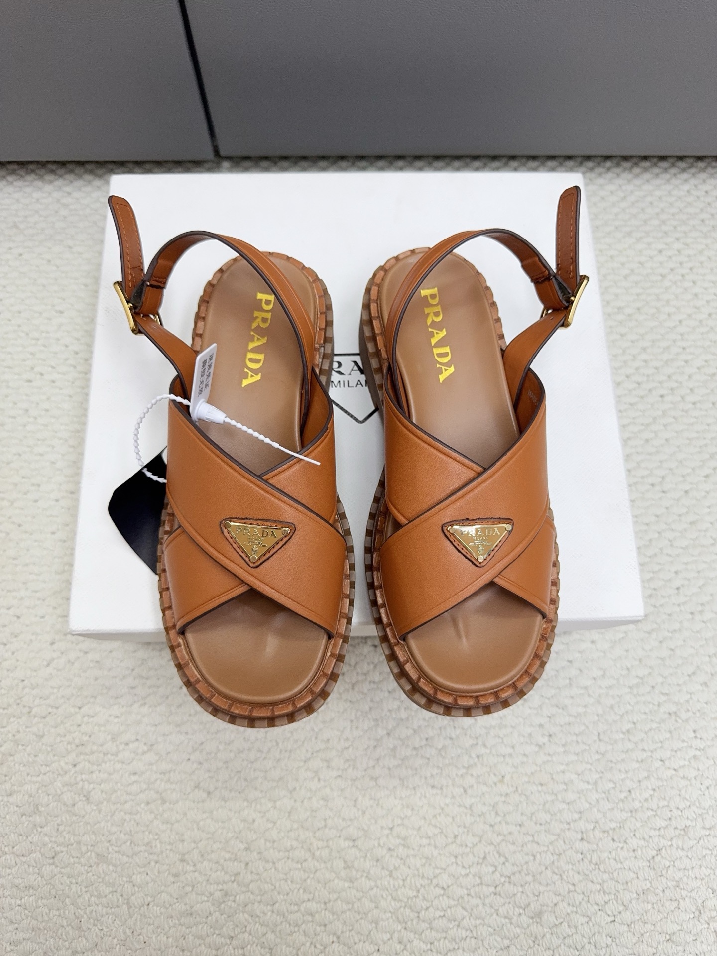 人気新品通販 プラダ シューズ サンダル ウィメンズ