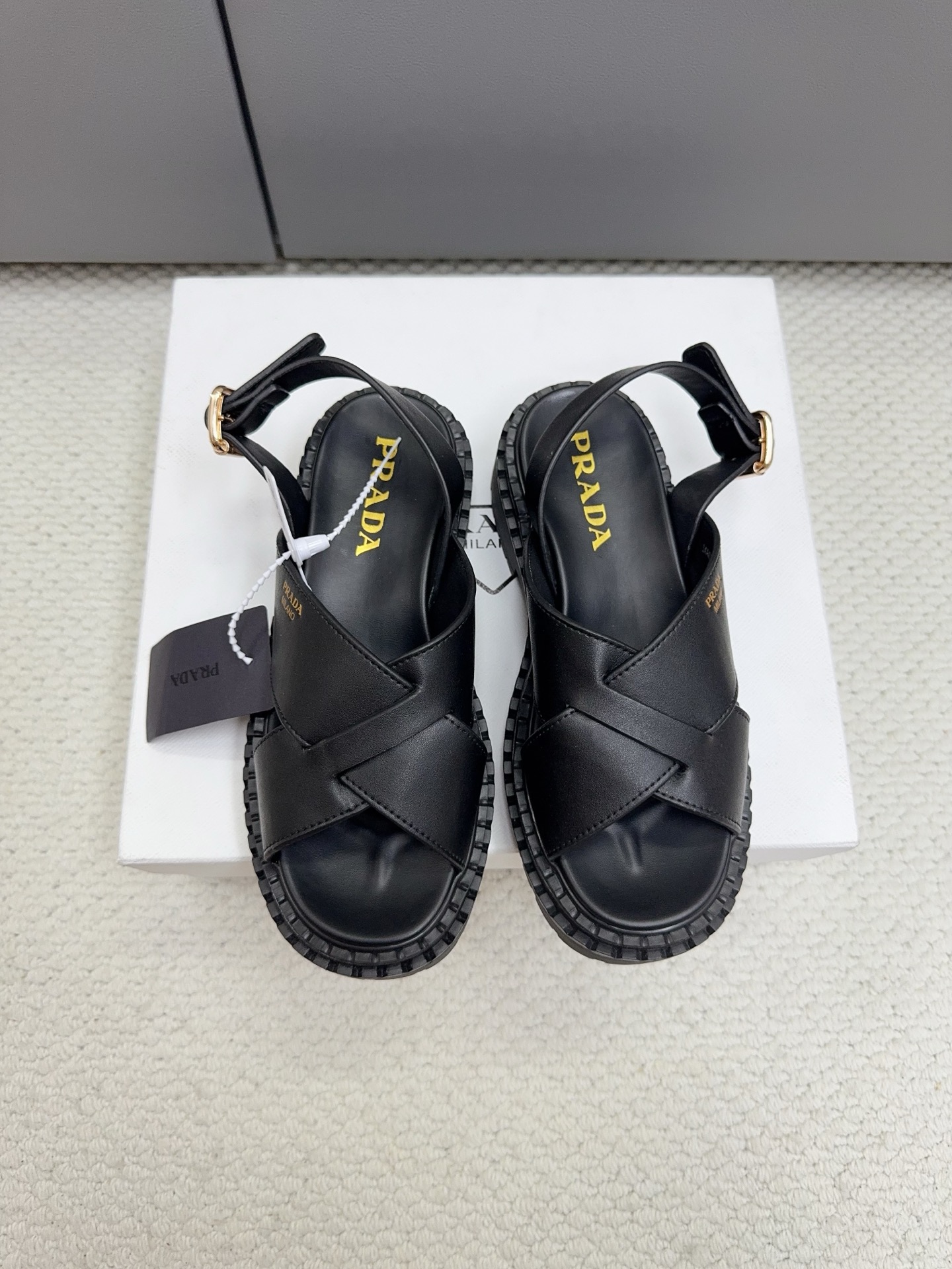 人気新品通販 プラダ シューズ サンダル ウィメンズ