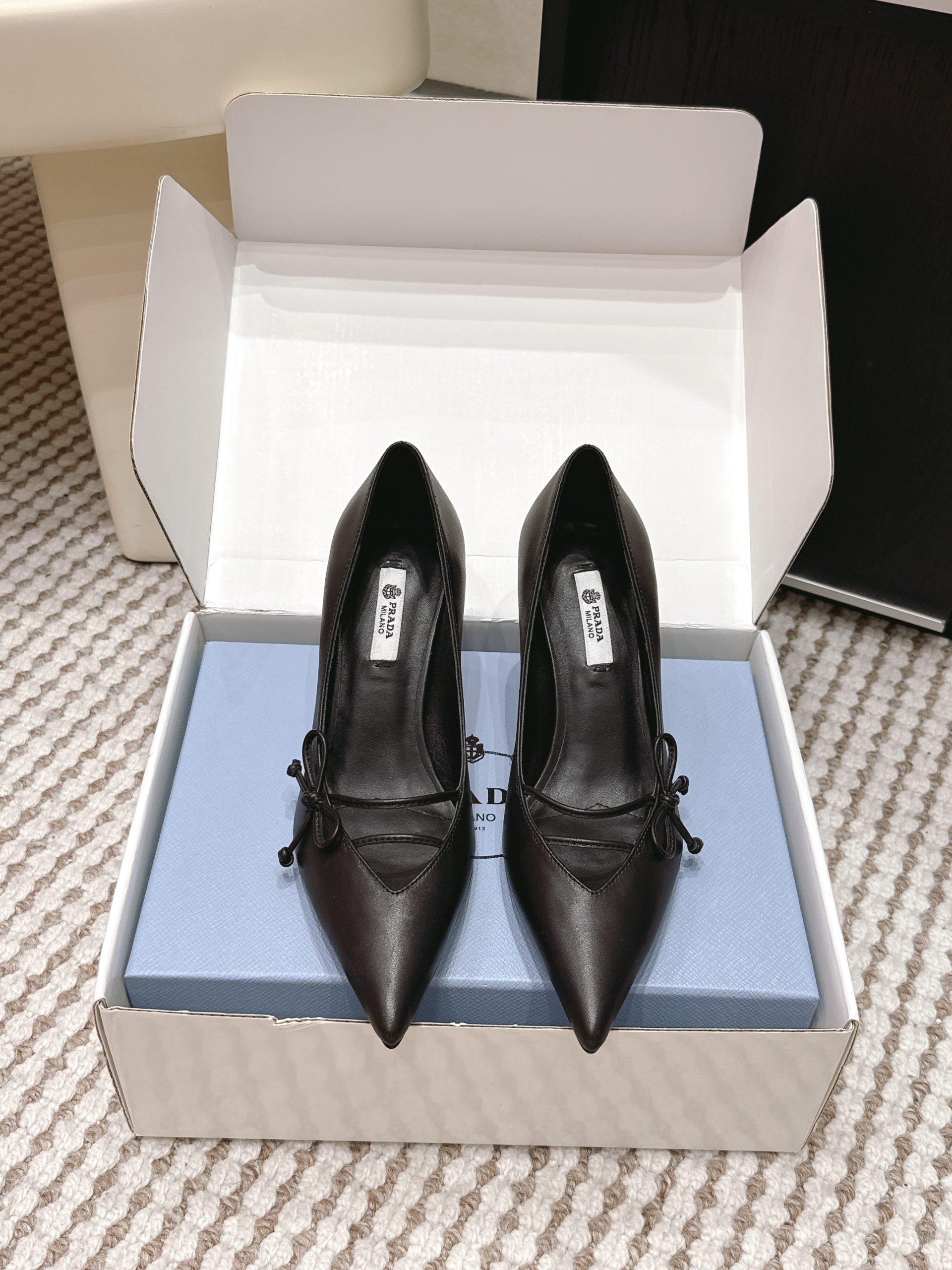 人気新品通販 プラダ シューズ ヒールパンプス  レディース