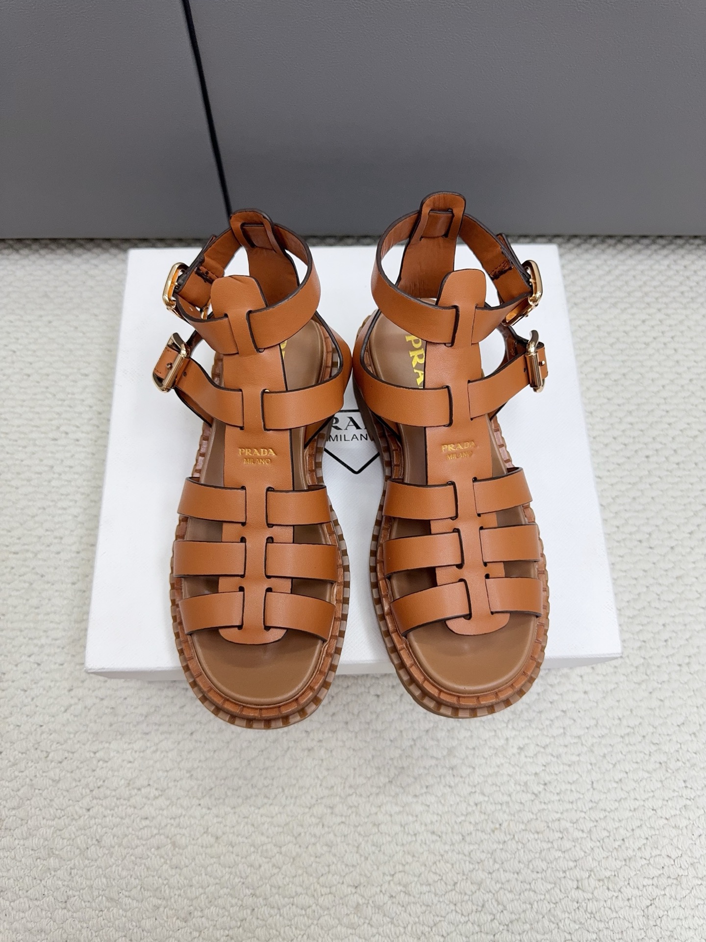 人気新品通販 プラダ シューズ サンダル ウィメンズ