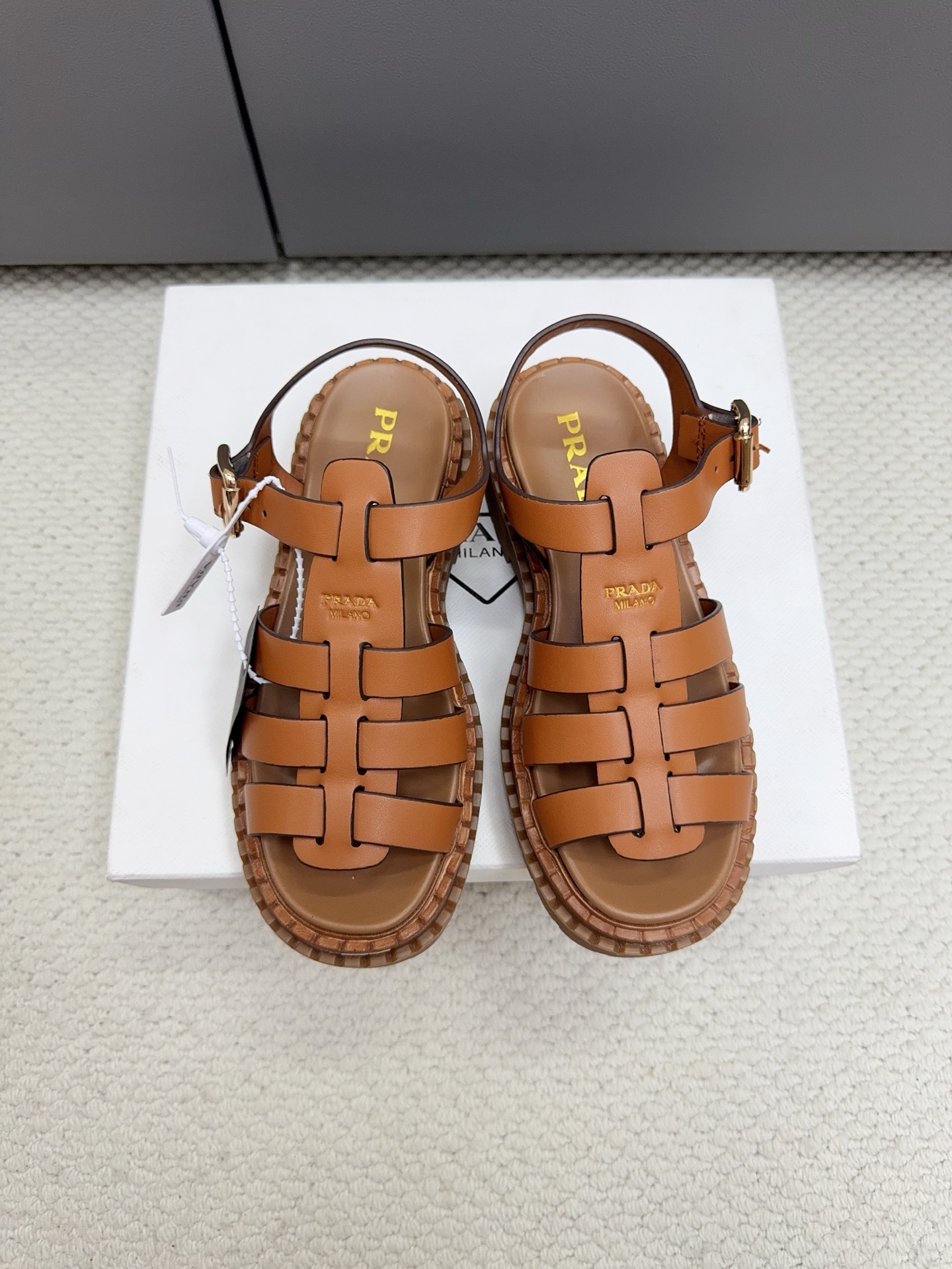 人気新品通販 プラダ シューズ サンダル ウィメンズ