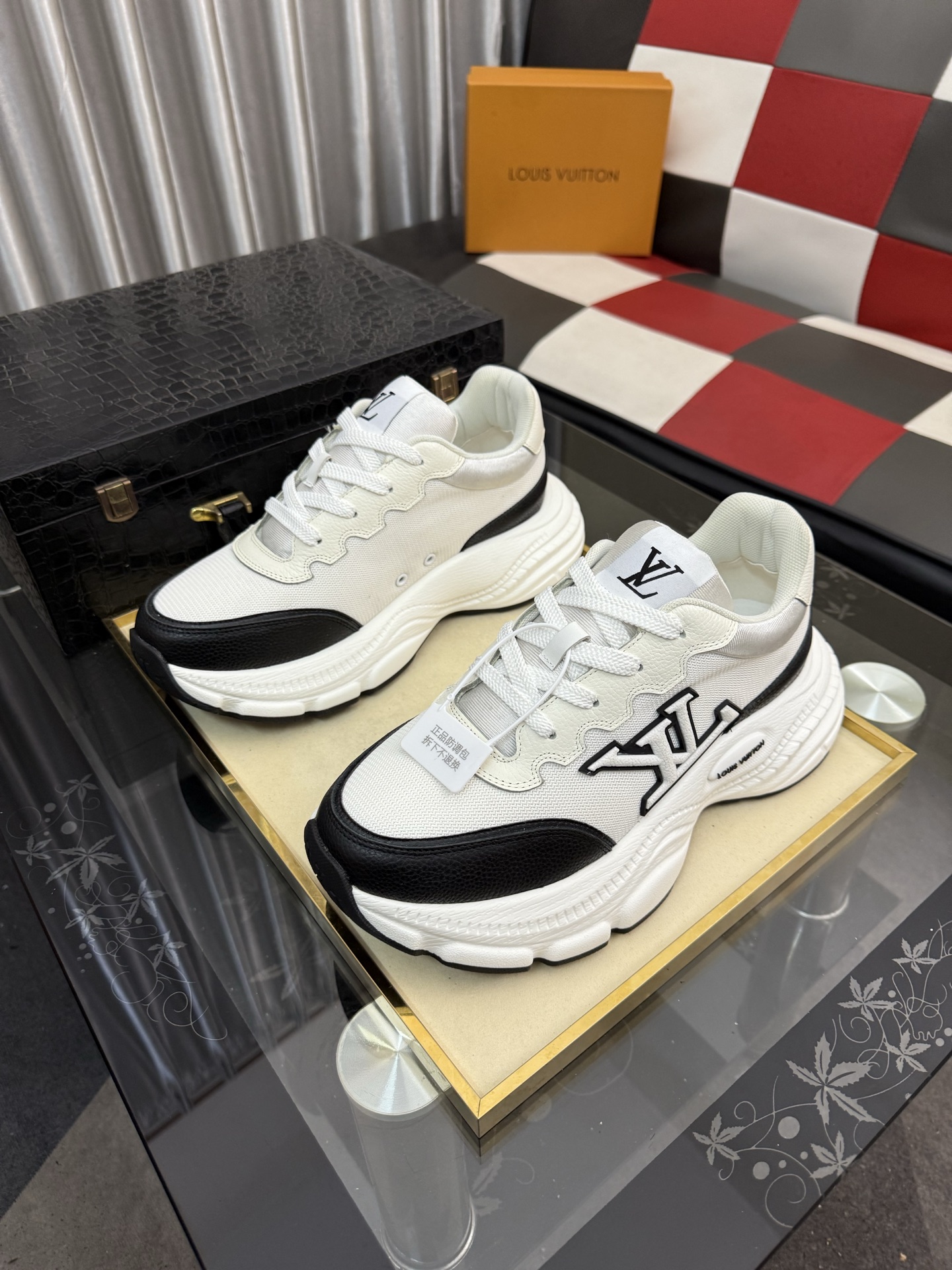 特別価格★美品★ ルイヴィトン靴 安全靴 スニーカー メンズ