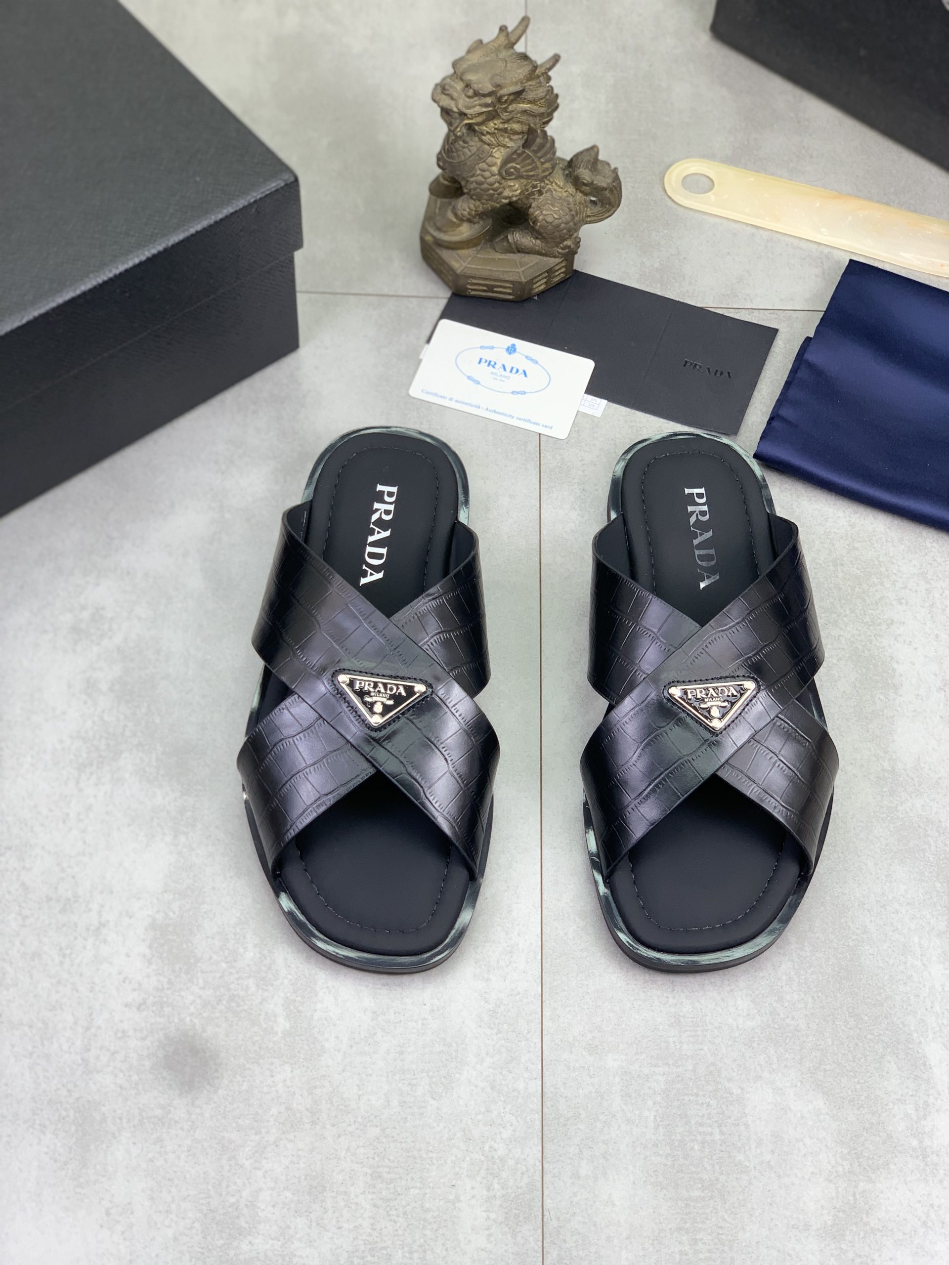 人気新品通販 プラダ シューズ ビーチサンダル  メンズ