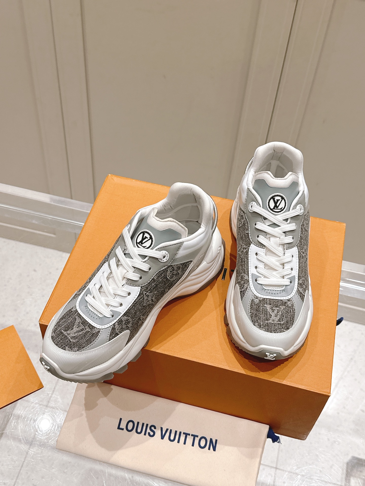 新着アイテムルイヴィトン 安全靴 スニーカー 男女兼着