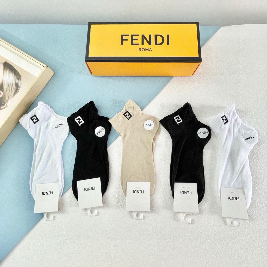 26新品偽物フェンディ ストッキング 靴下 5枚