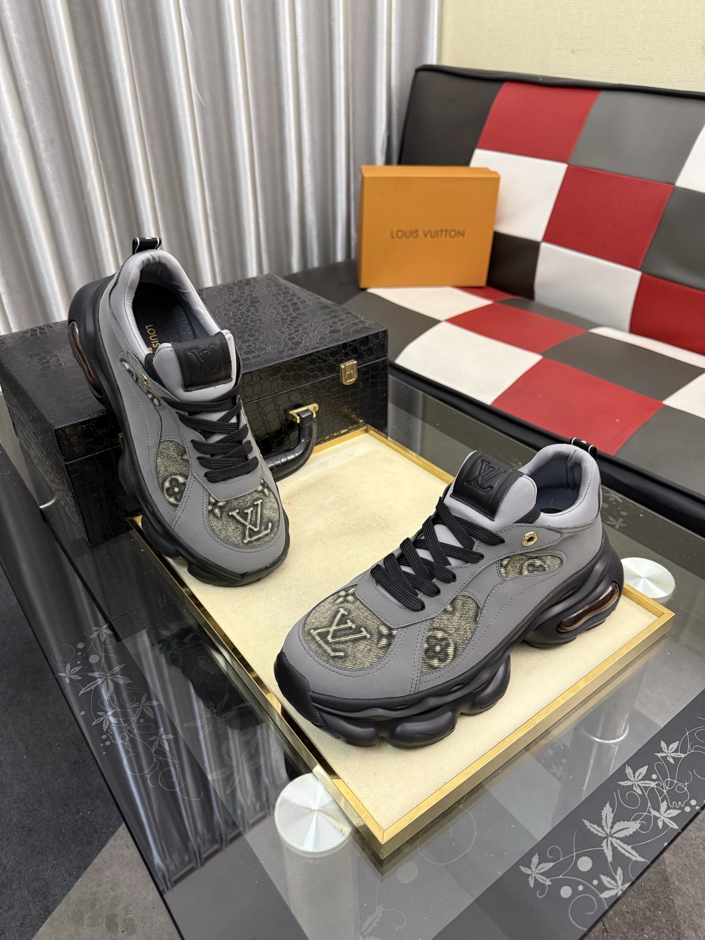 2026靴通販 ルイヴィトン シューズ 安全靴 スニーカー  メンズ