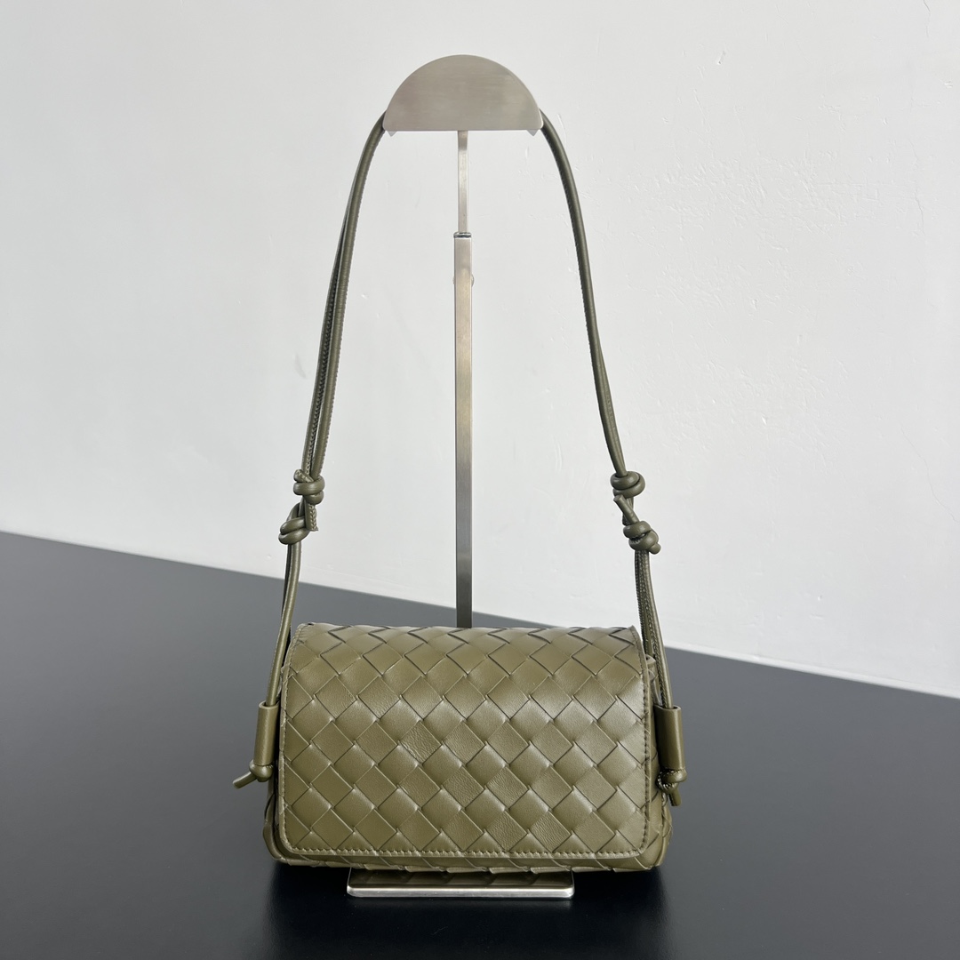 パーフェクトボッテガ ヴェネタ NOtturno intrecciatoショルダーバッグ 2605