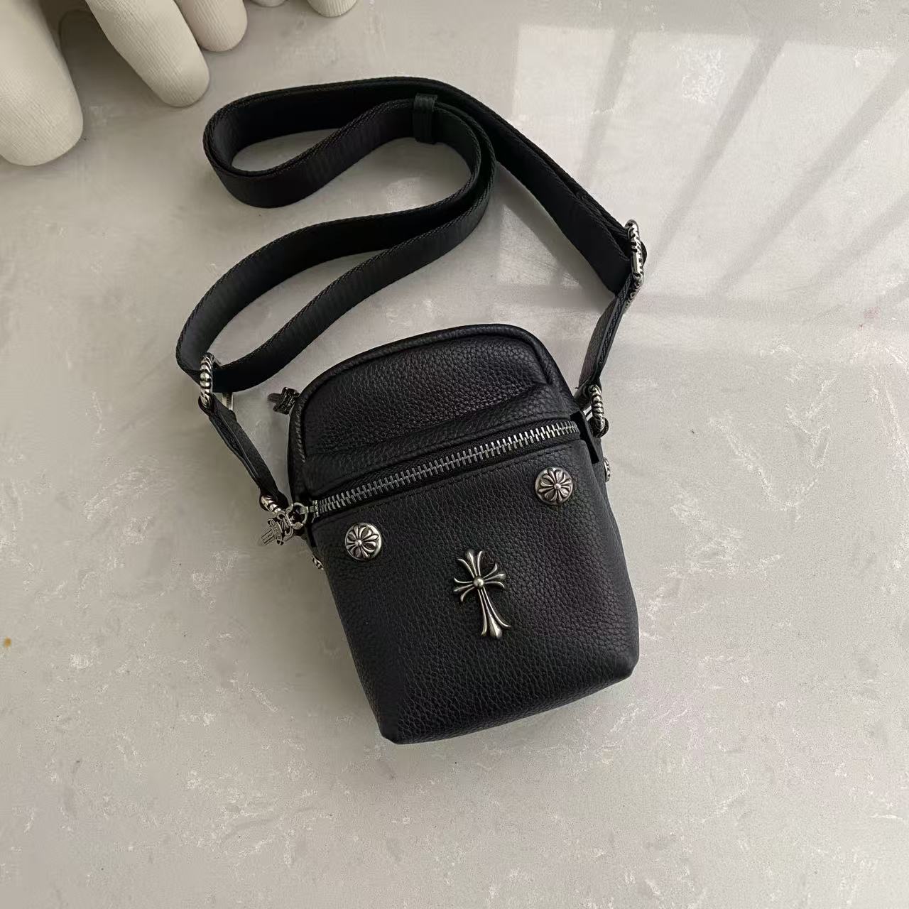希少品 クロムハーツ ショルダーバッグ ポシェット ユニセックス2604OJJ00-9940-1A