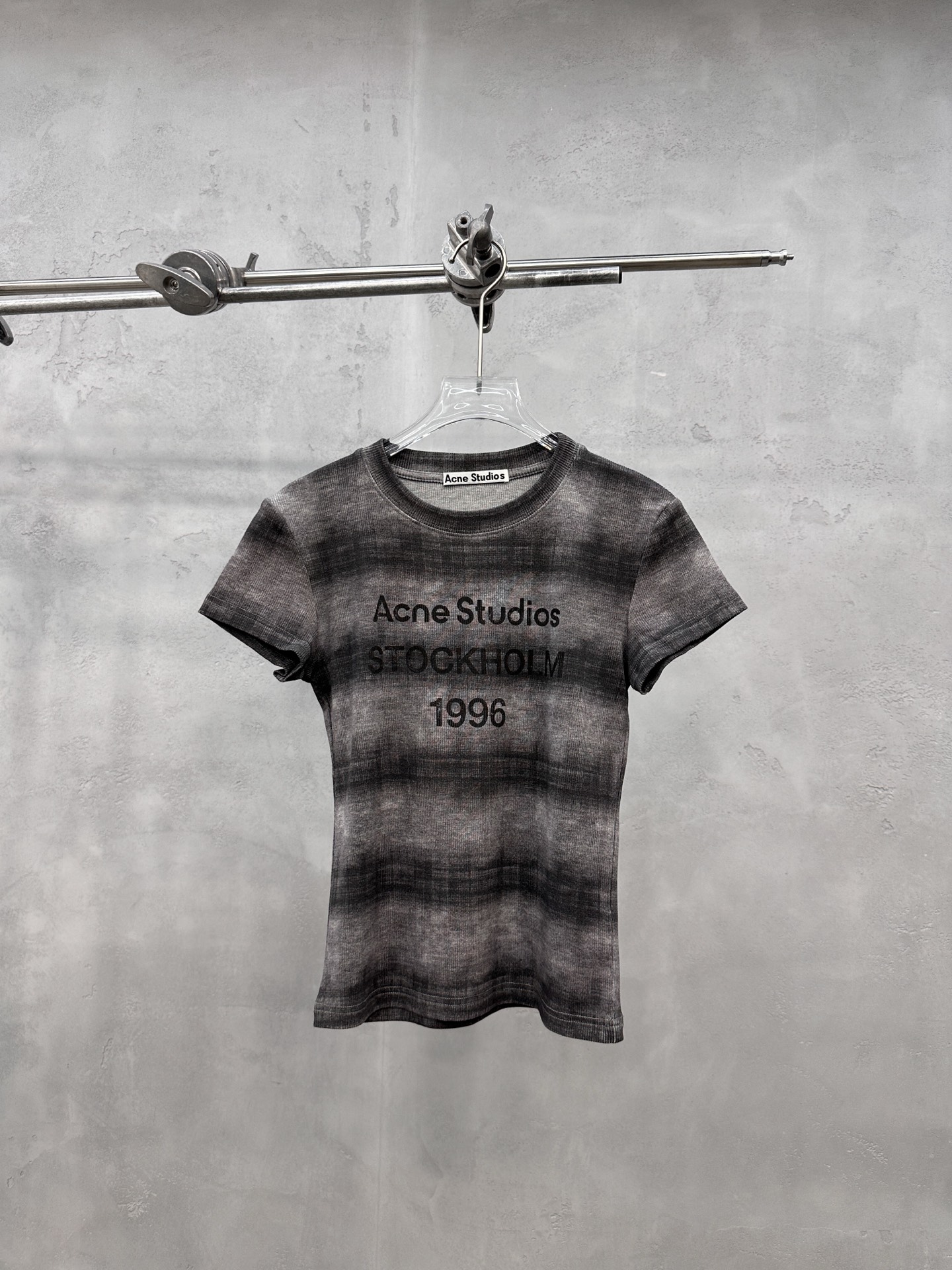 女性アクネ ストゥディオズ 半袖Tシャツ トップス