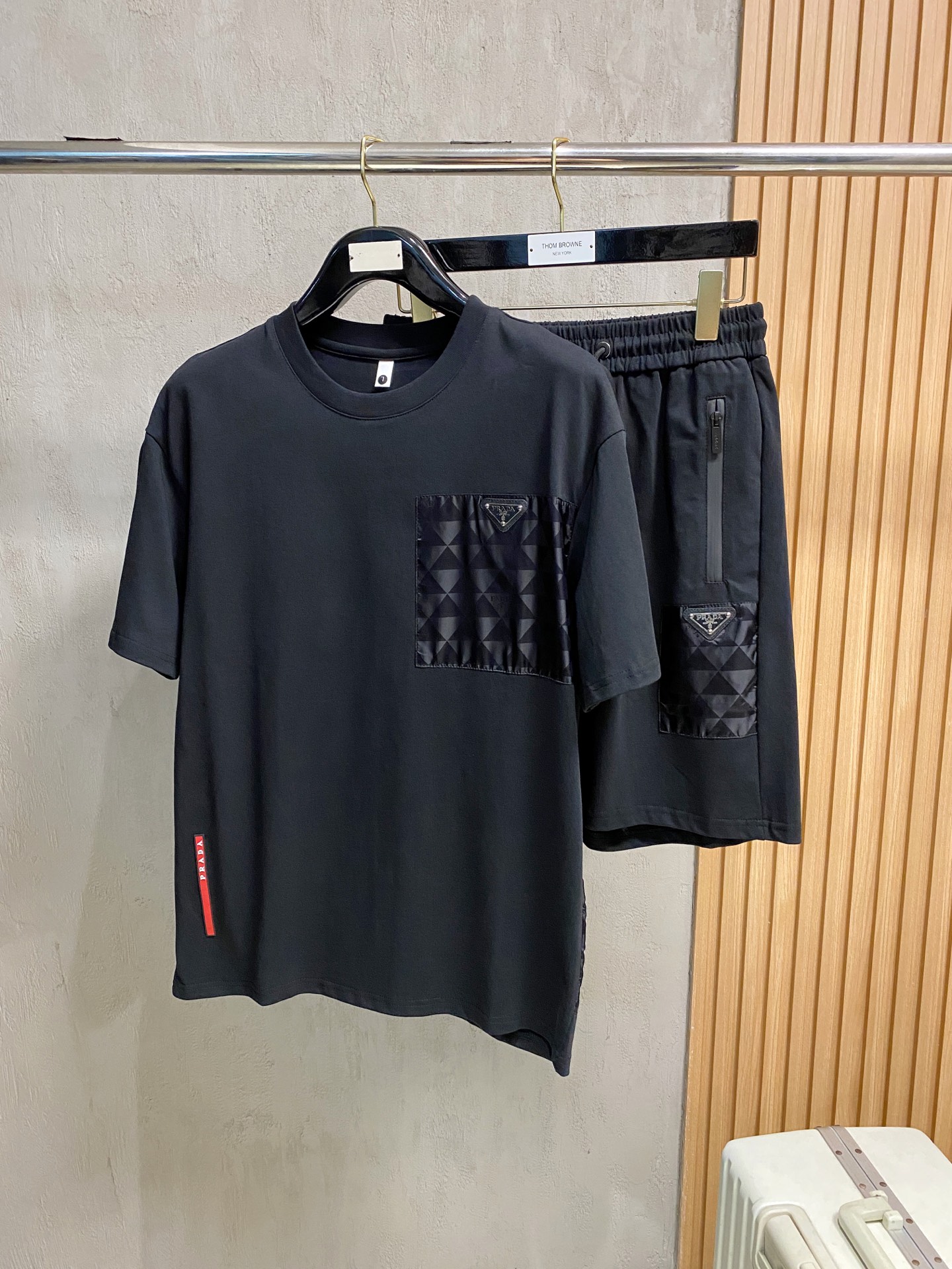 26SS春夏服 プラダ 新作通販 上下服セット セットアップ恋人