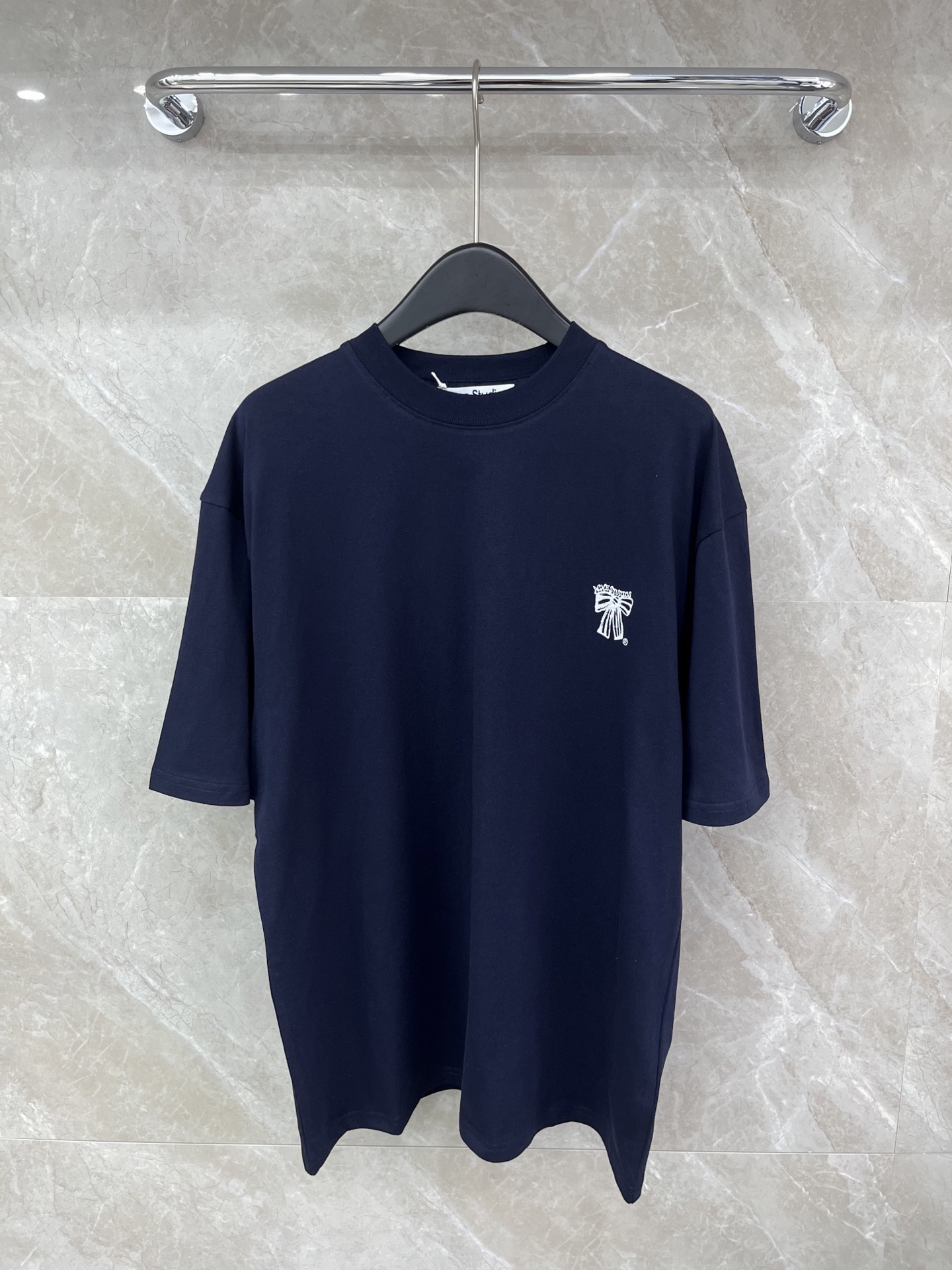 女性アクネ ストゥディオズ 半袖Tシャツ トップス