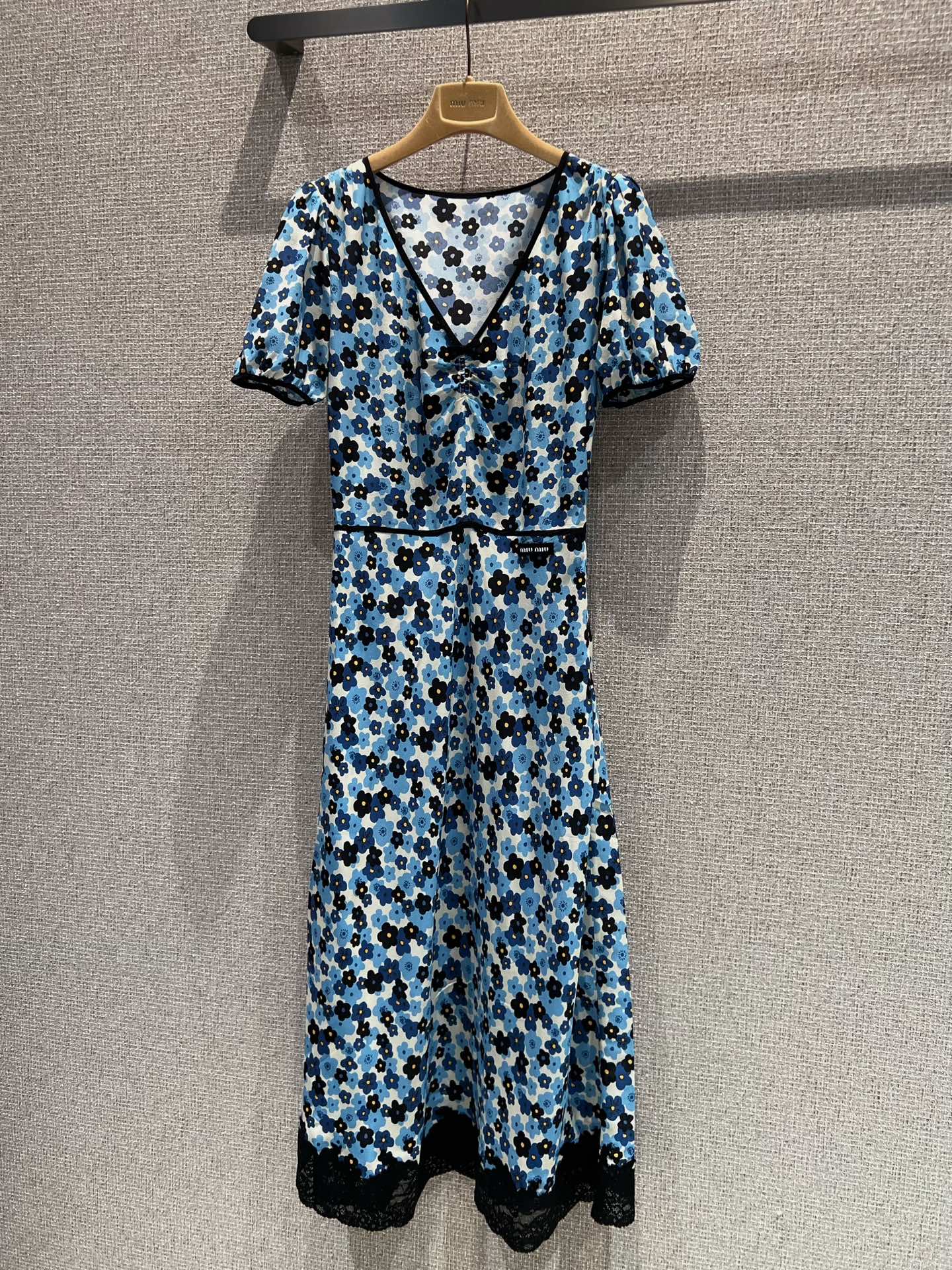 女性ミュウミュウ 春夏 ワンピース ファッション