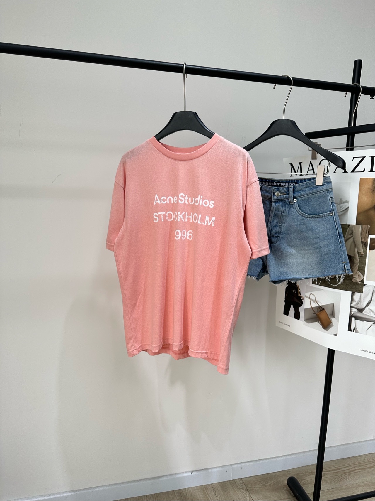 女性アクネ ストゥディオズ 半袖Tシャツ トップス