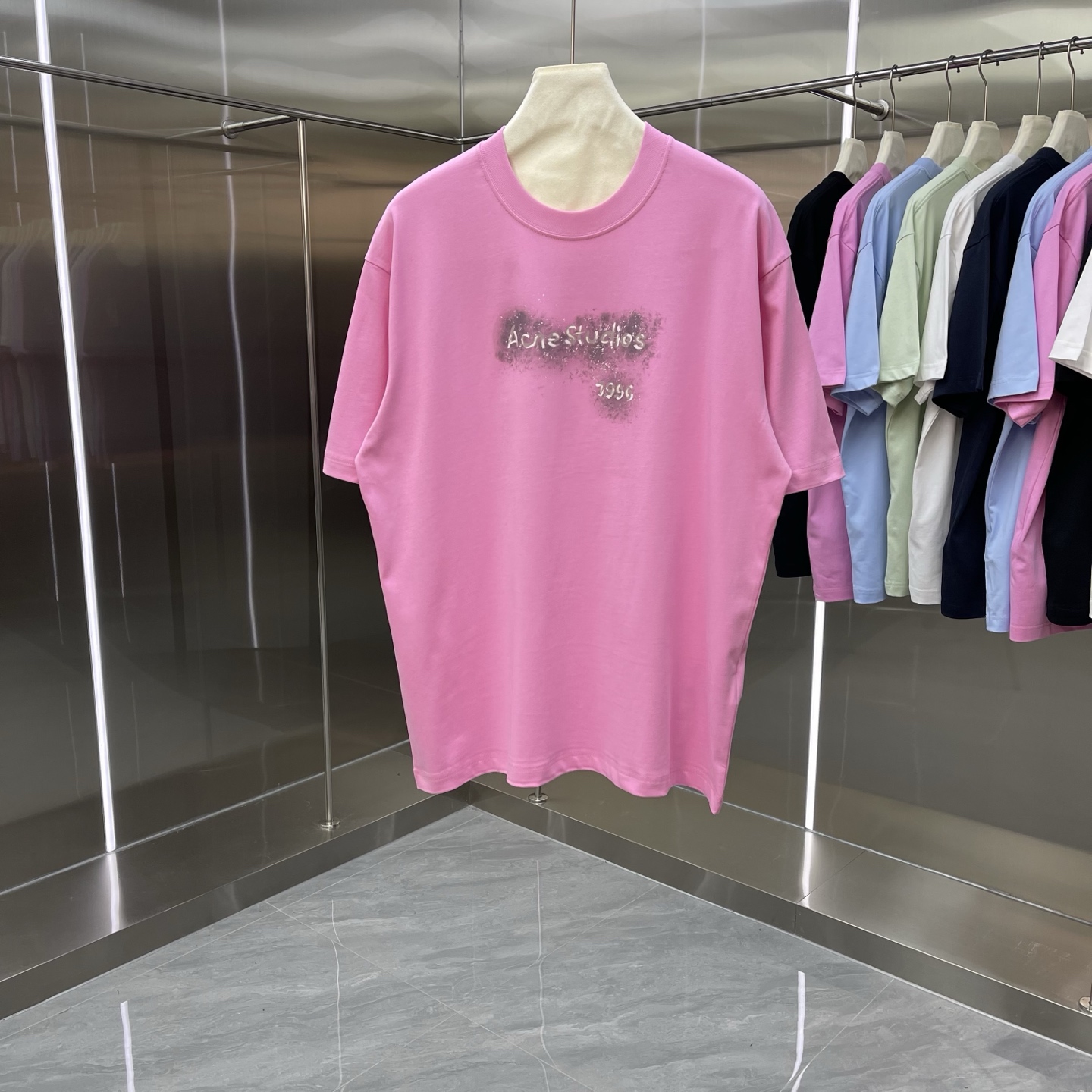 女性アクネ ストゥディオズ 半袖Tシャツ トップス